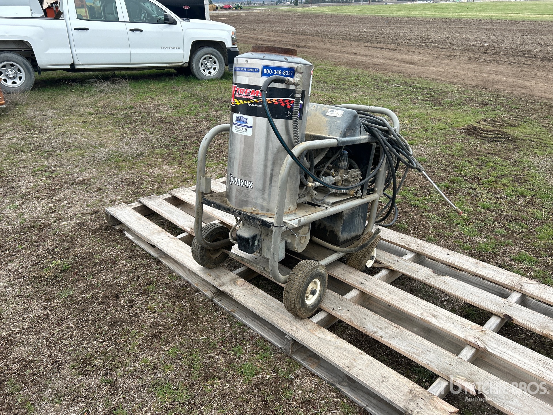 General Appearance with Picture, Right Rear Corner