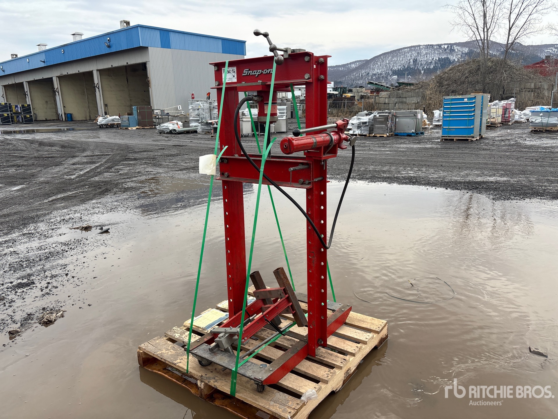 General Appearance with Picture, Left Front Corner