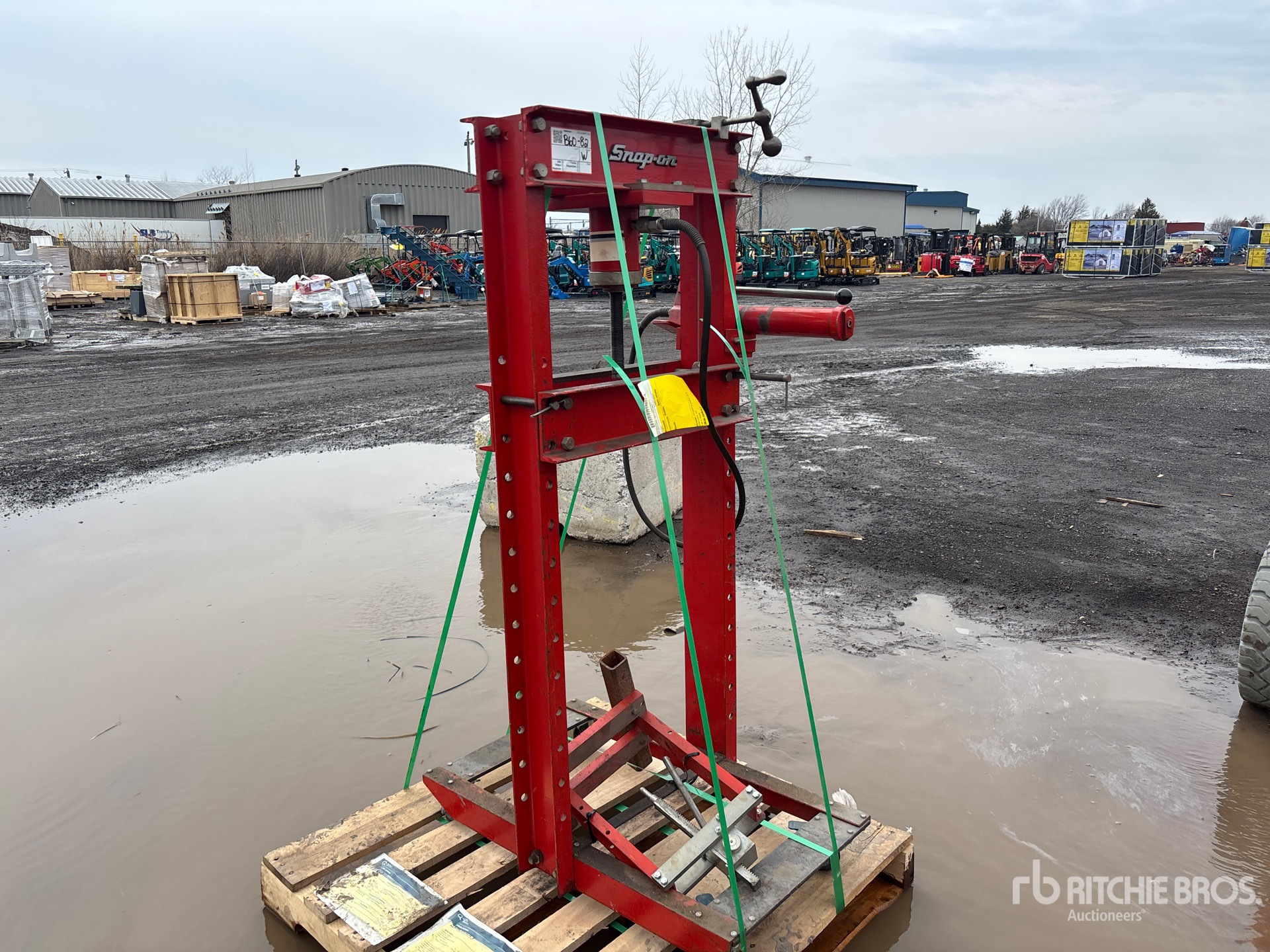 General Appearance with Picture, Right Front Corner