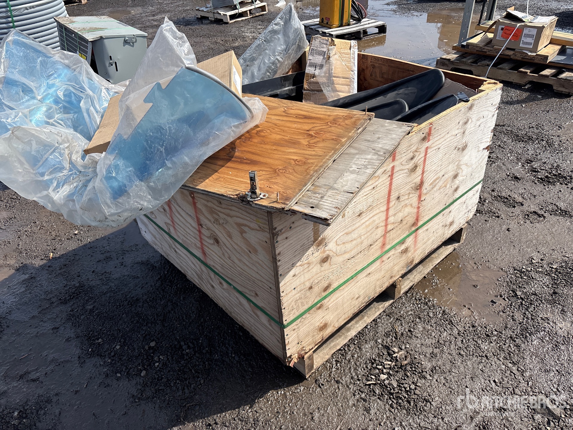 General Appearance with Bild, Ecke hinten links