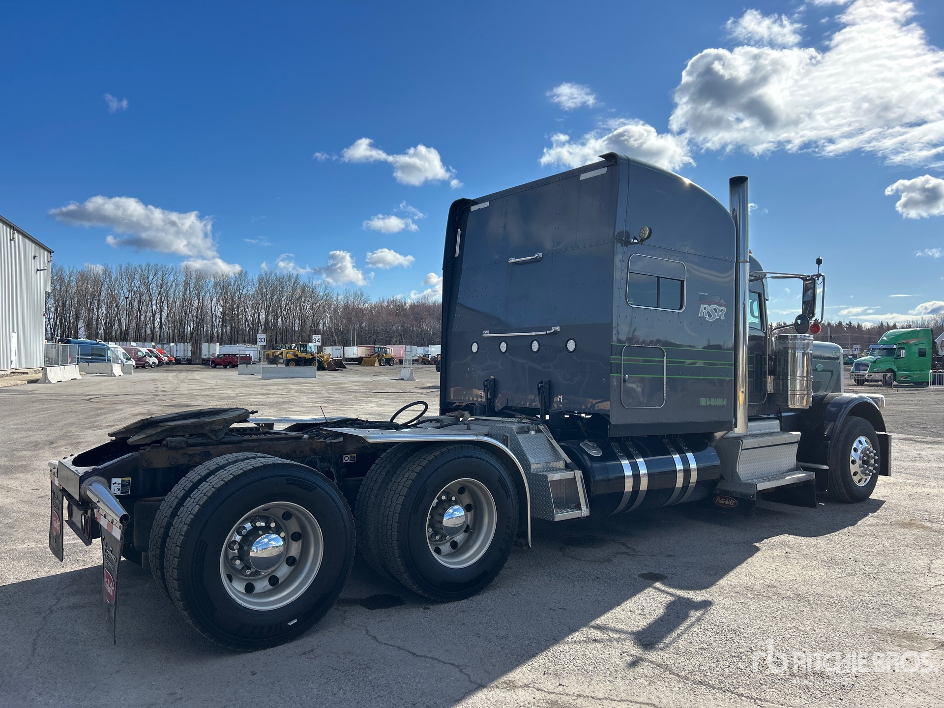 2020 Peterbilt 389