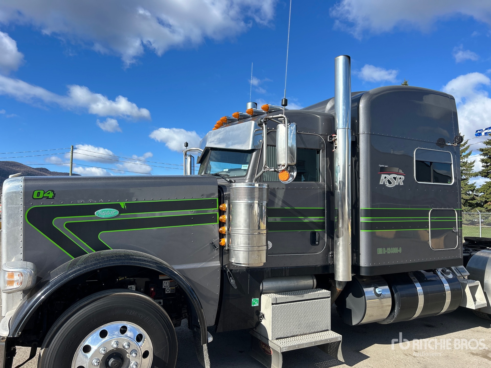 2020 Peterbilt 389