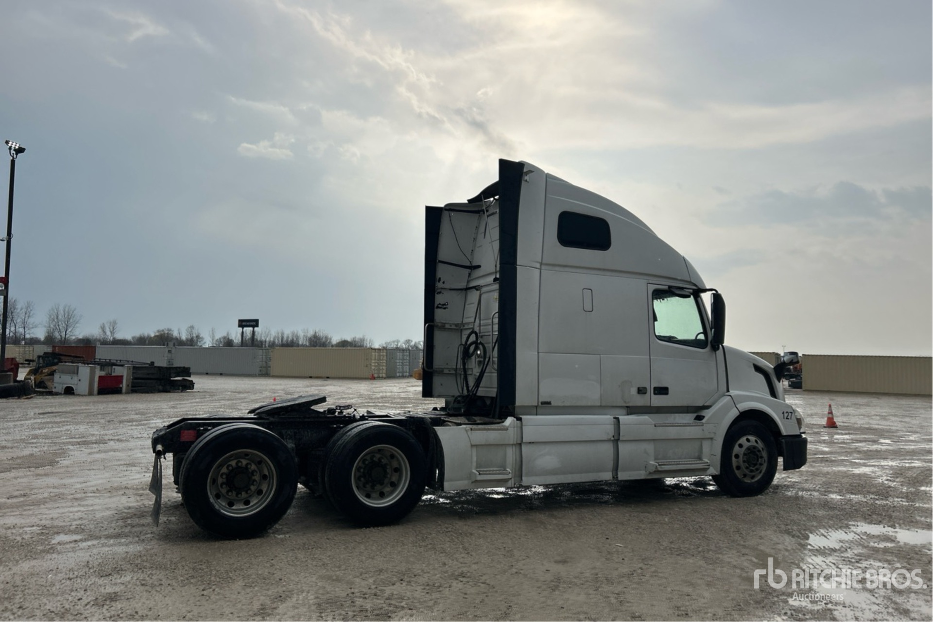 General Appearance with Foto, angolo anteriore sinistro