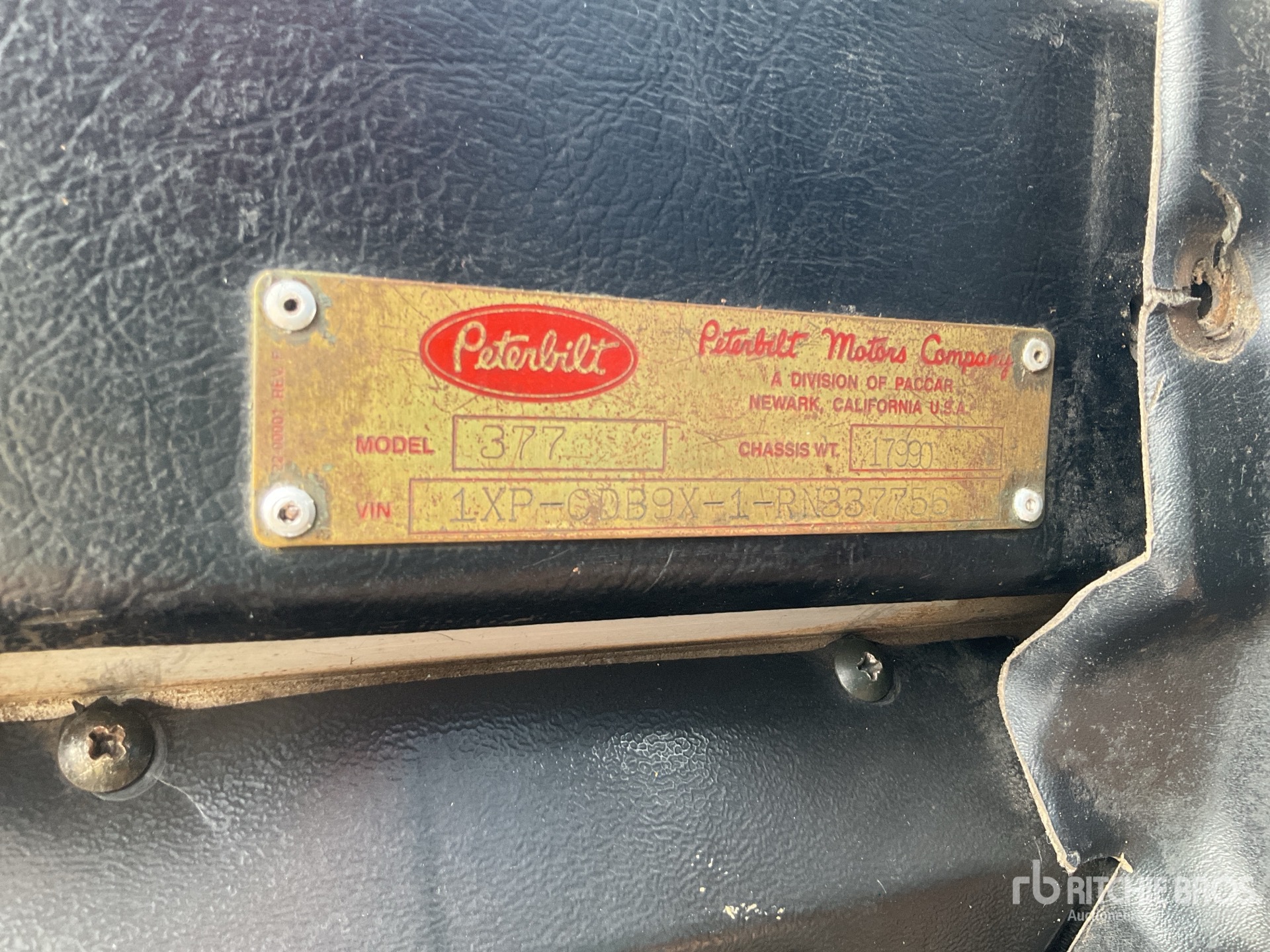 Photo of a 1994 Peterbilt 377