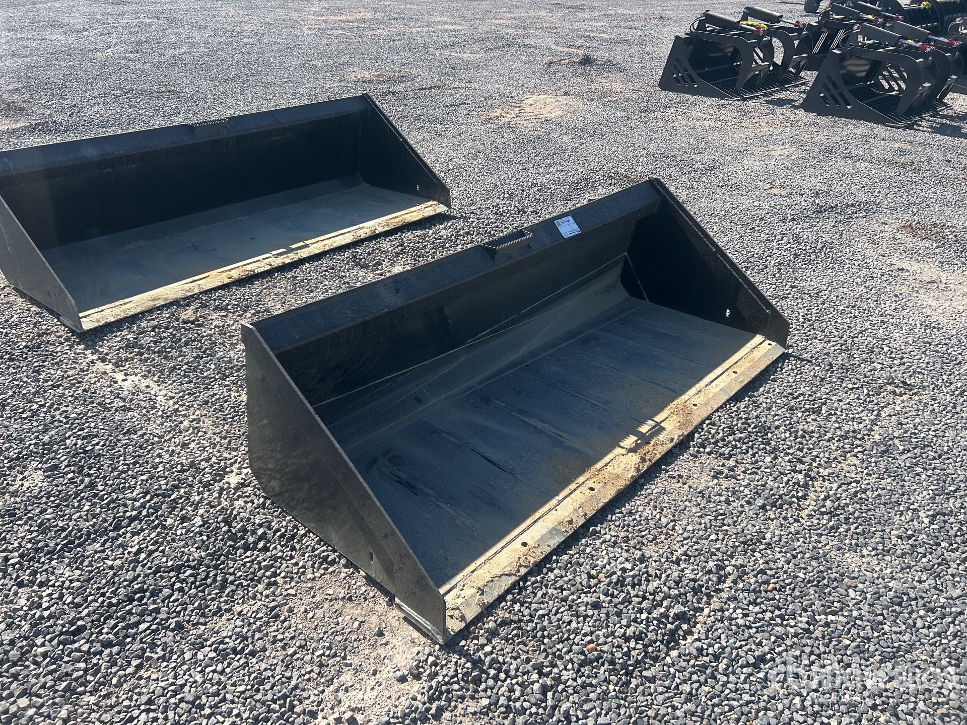 General Appearance with Bild, Ecke vorne rechts