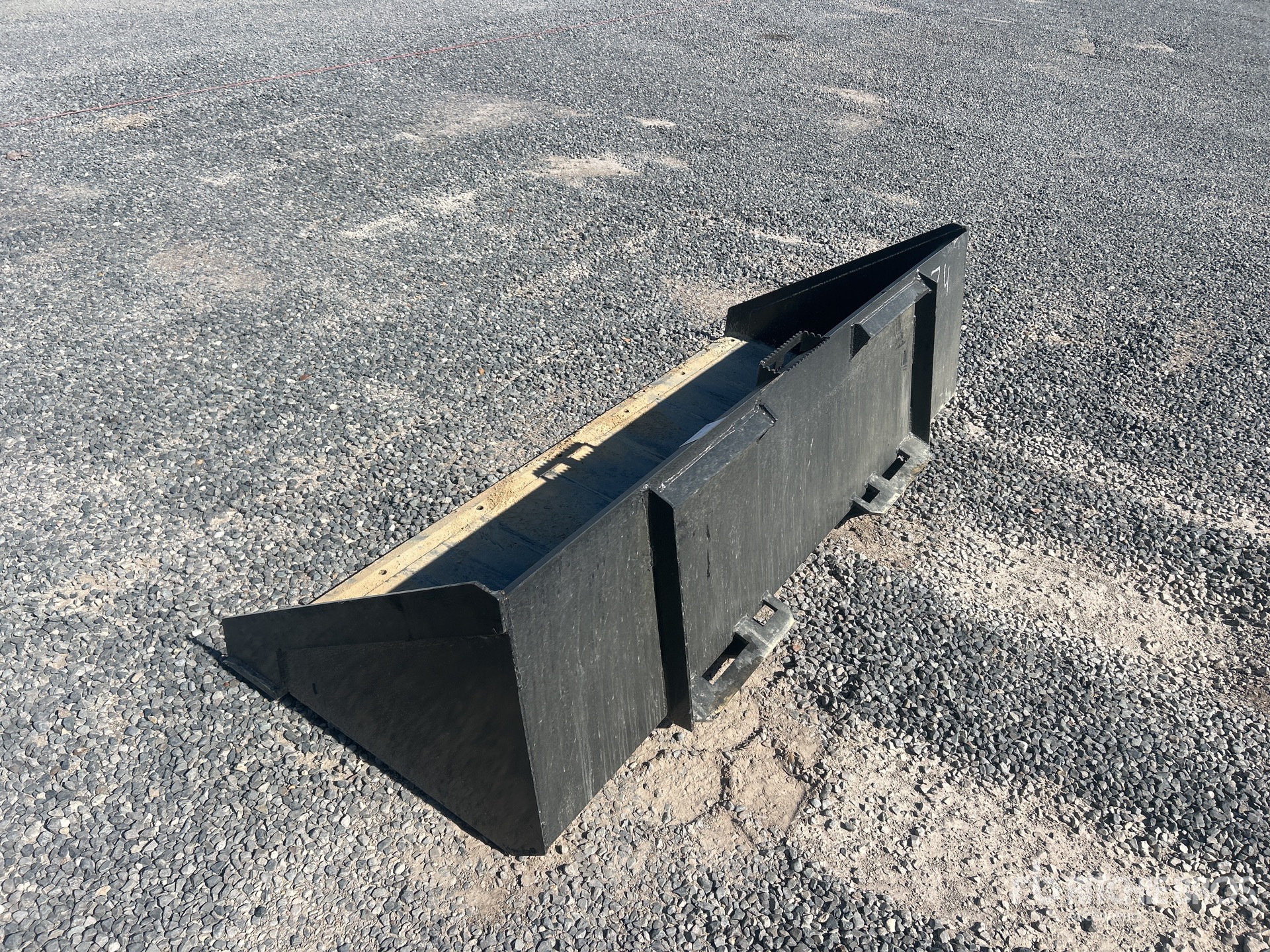 General Appearance with Bild, Ecke hinten links