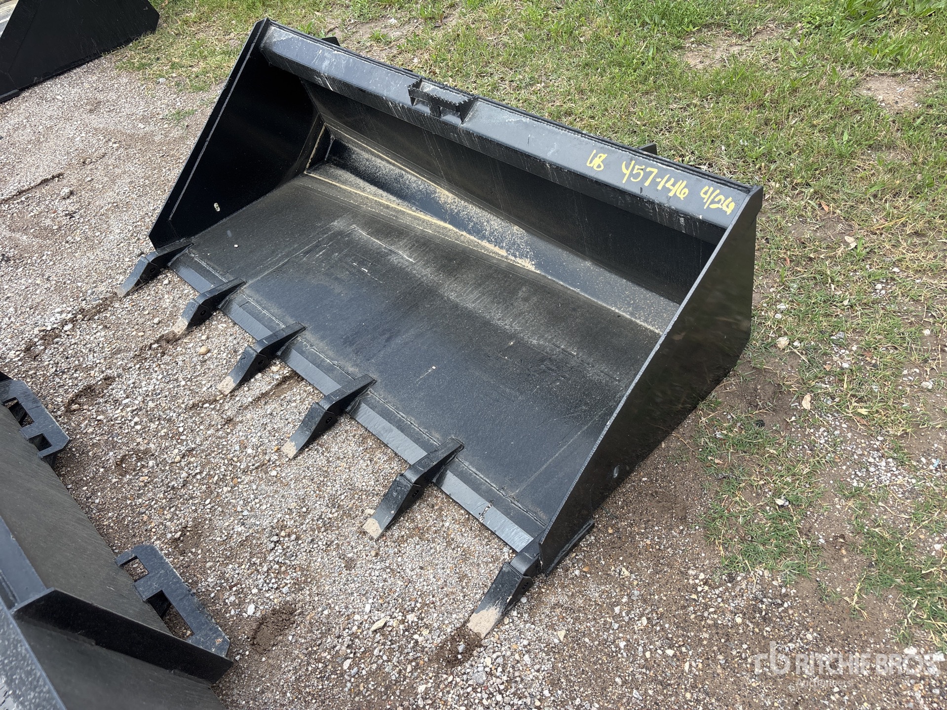 General Appearance with Foto, angolo anteriore sinistro