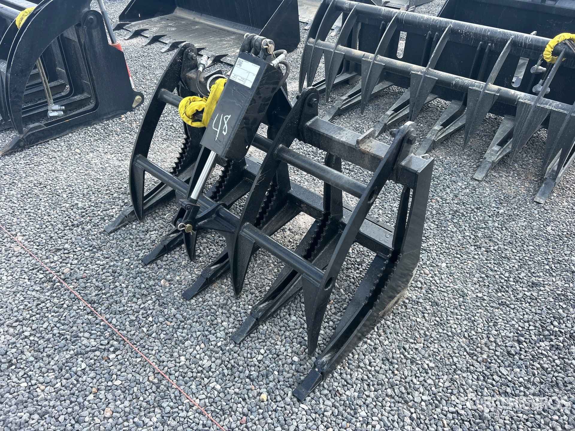 General Appearance with Foto, angolo anteriore sinistro