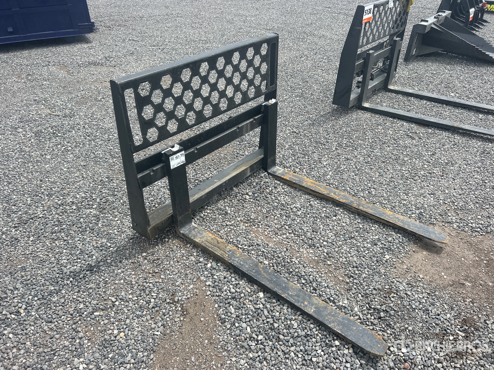 General Appearance with Image, coin avant droit