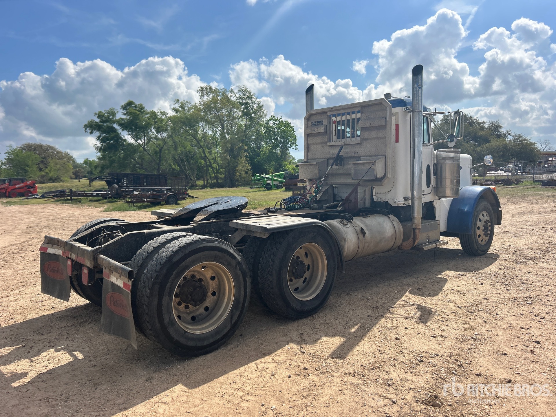 General Appearance with Imagen: esquina trasera derecha