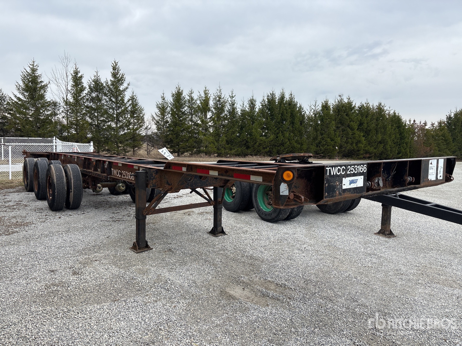 Aspect général with Image, coin avant droit