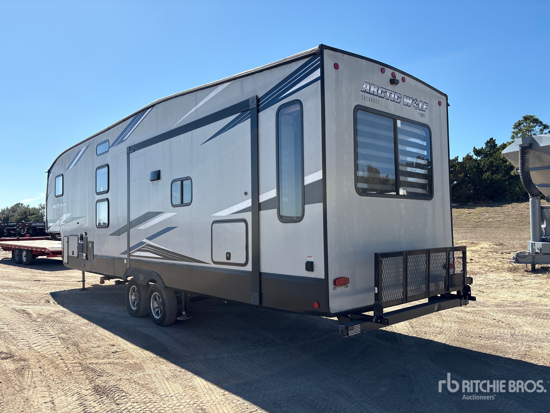 Aspect général with Image, coin arrière gauche