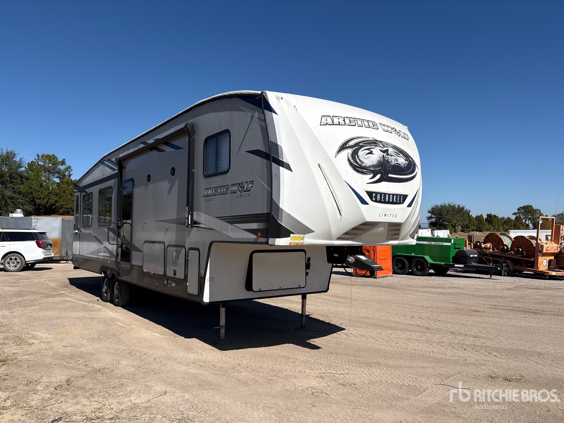 Aspect général with Image, coin avant droit