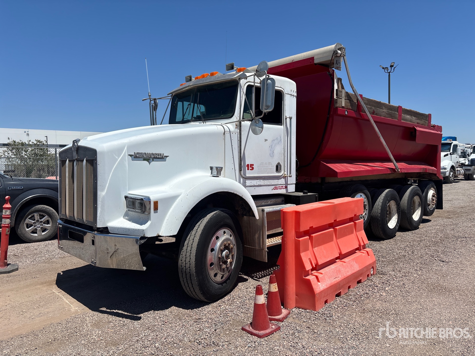 Photo of a 1994 Kenworth T800