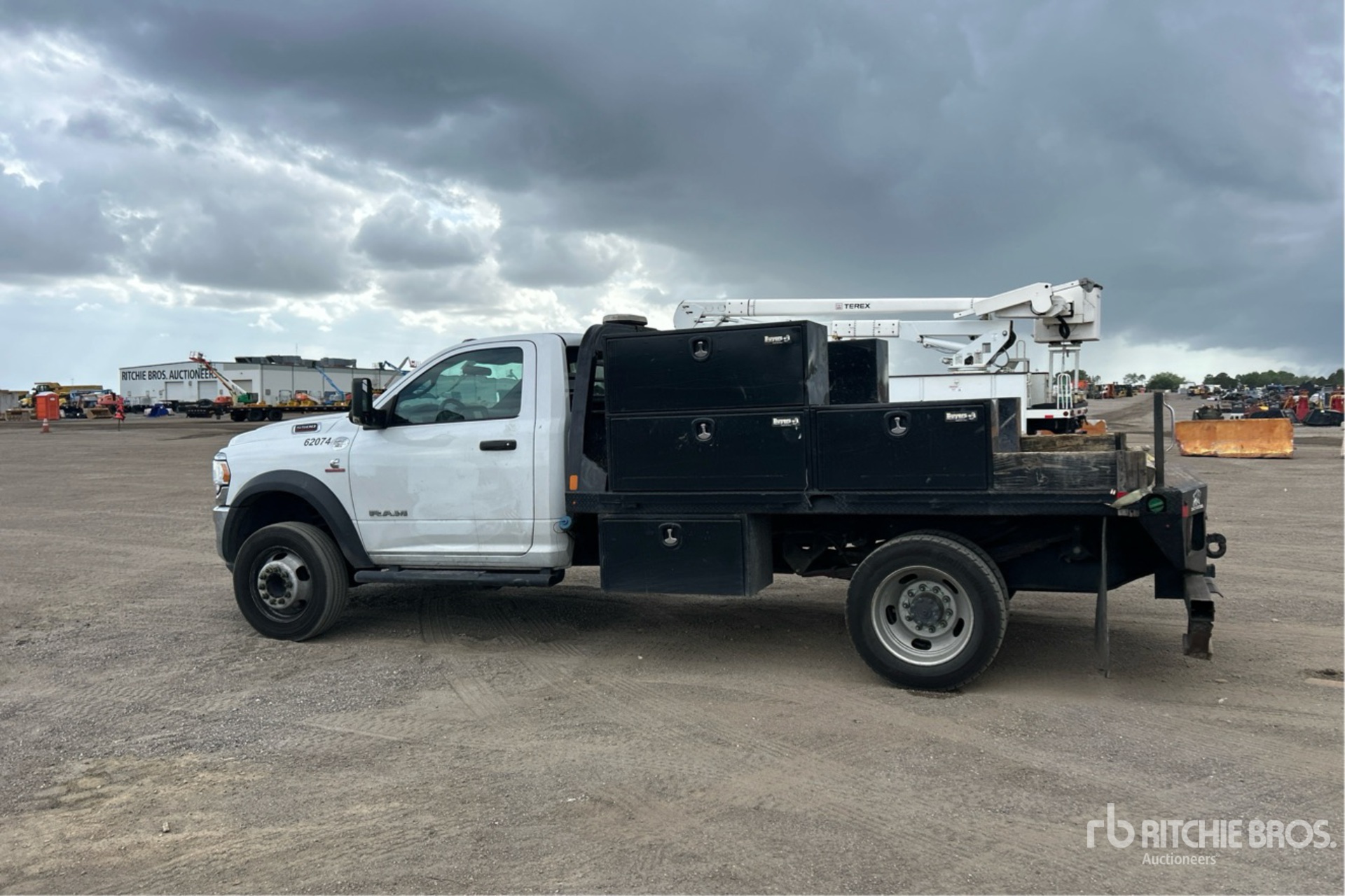 Aspect général with Image, coin arrière gauche