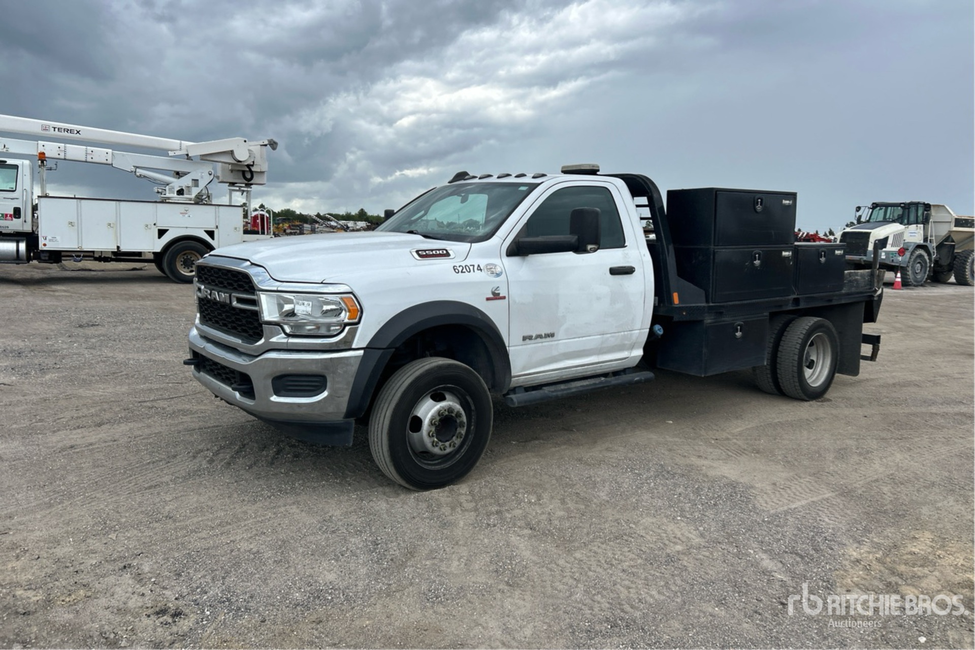 Aspect général with Image, coin avant gauche