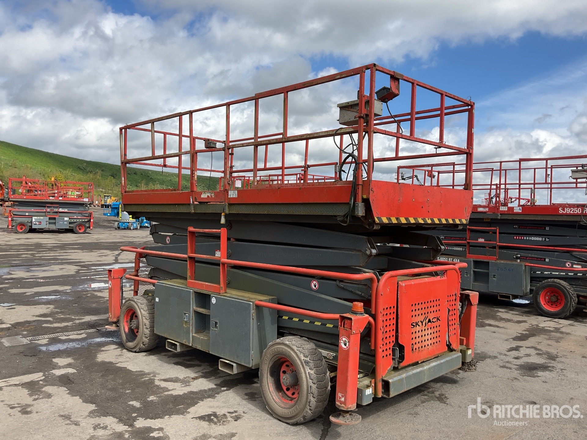 General Appearance with Picture, Right Front Corner