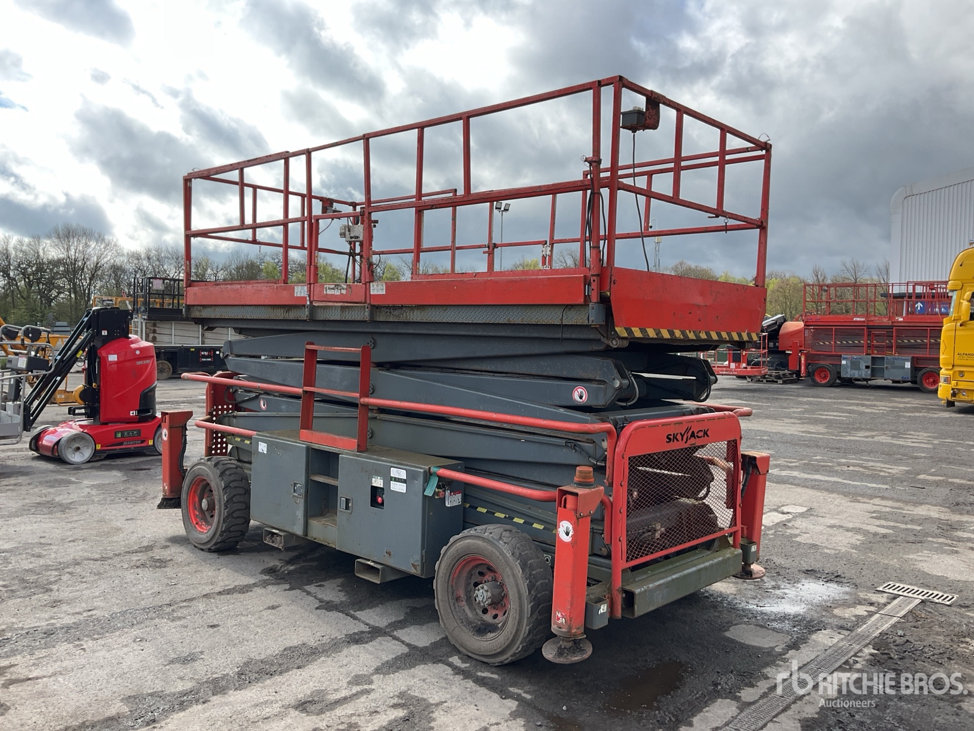 General Appearance with Picture, Left Rear Corner