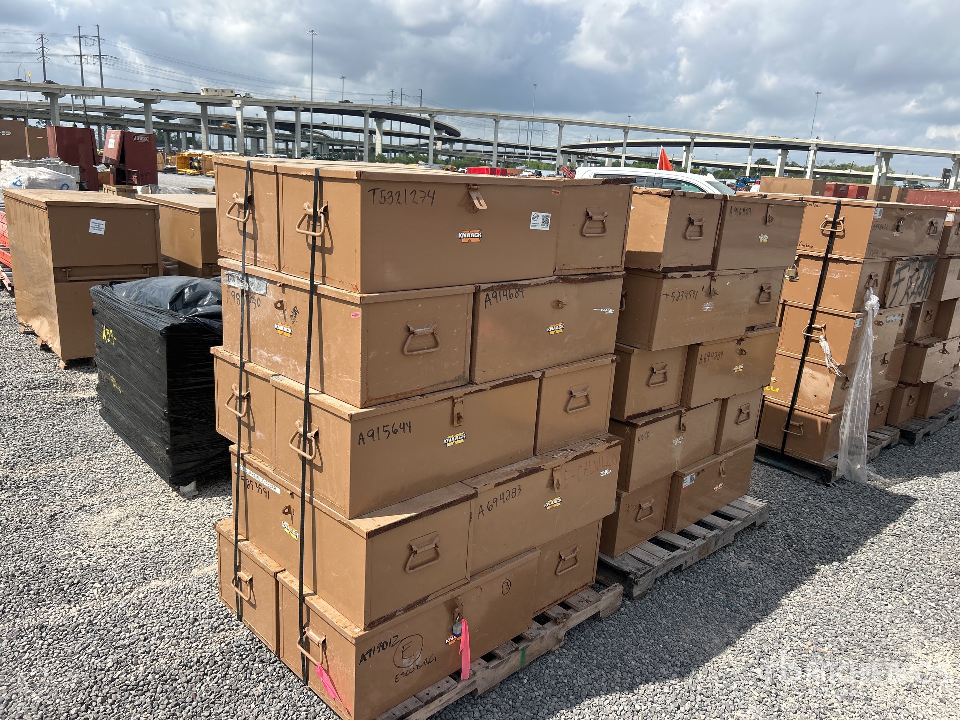 General Appearance with Foto, angolo anteriore sinistro