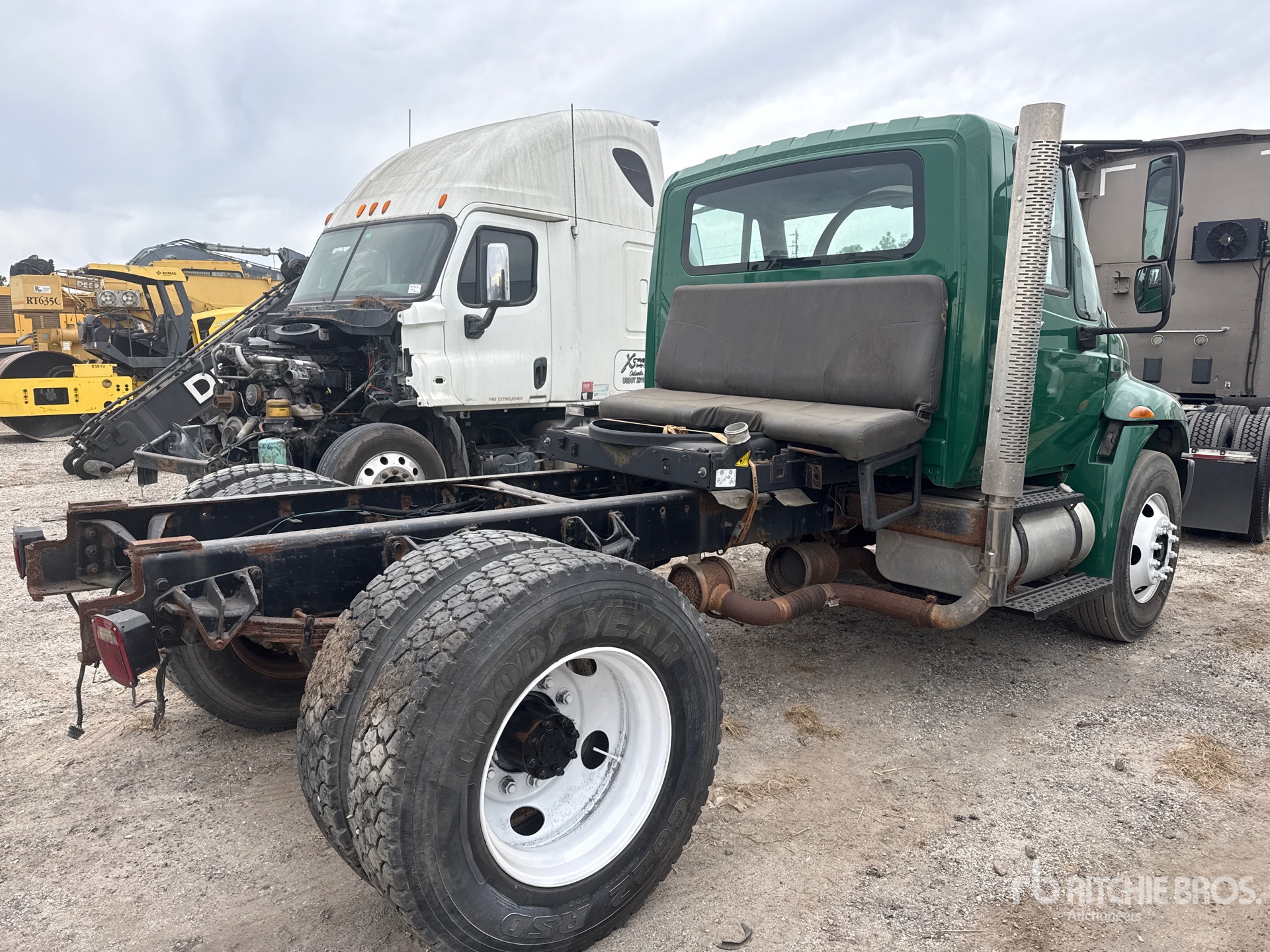 Aspect général with Image, coin arrière droit