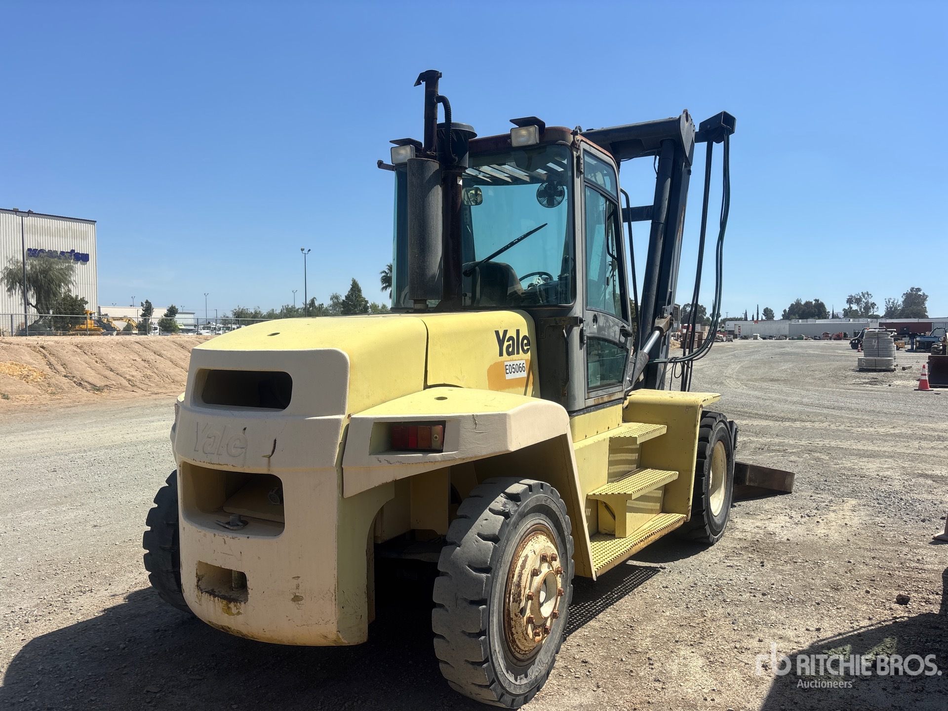 Aspect général with Image, coin arrière droit