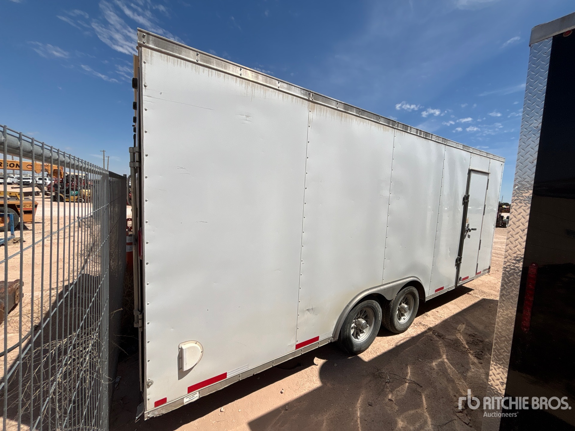 Aspect général with Image, coin arrière droit