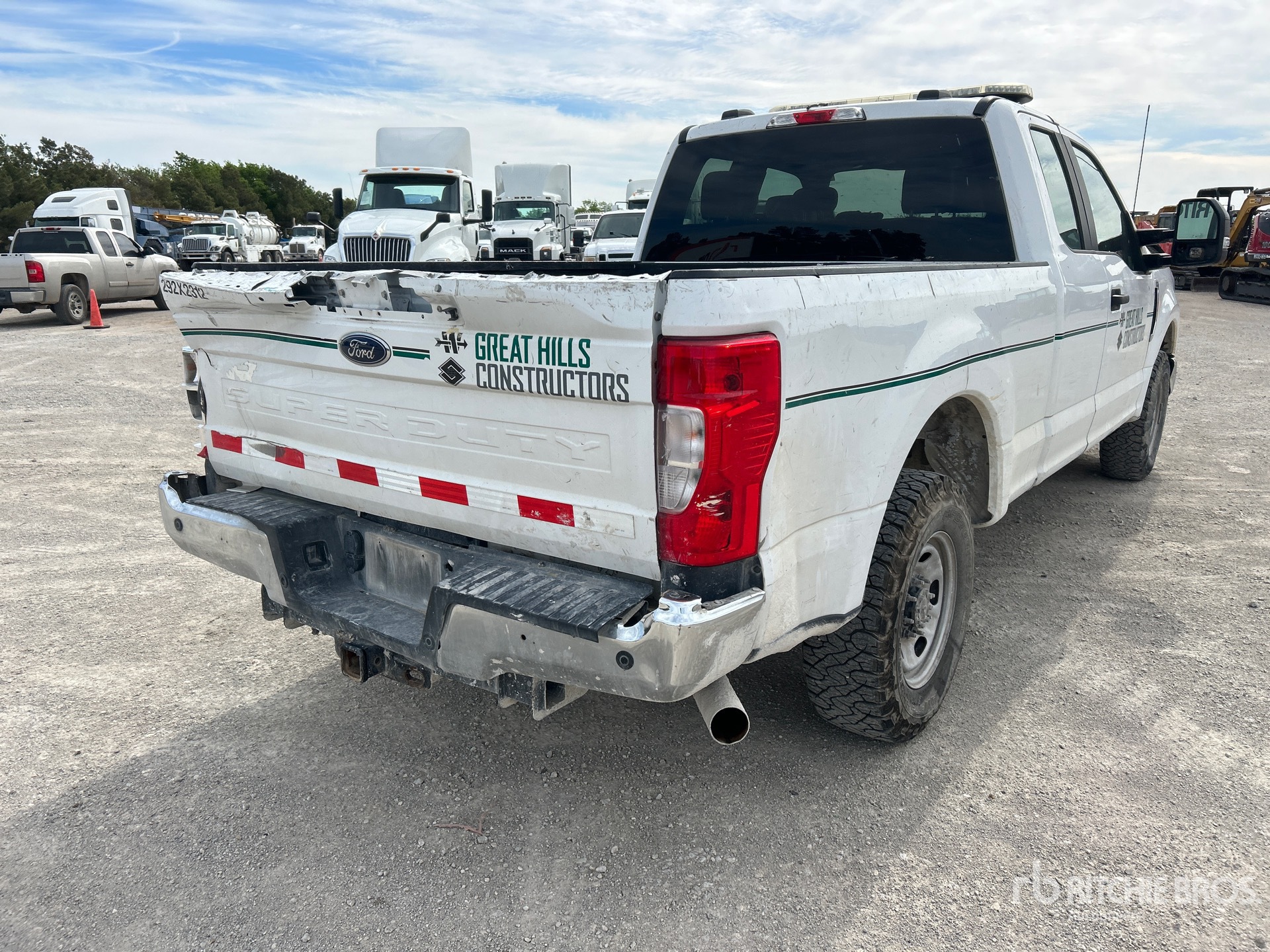 General Appearance with Picture, Right Rear Corner