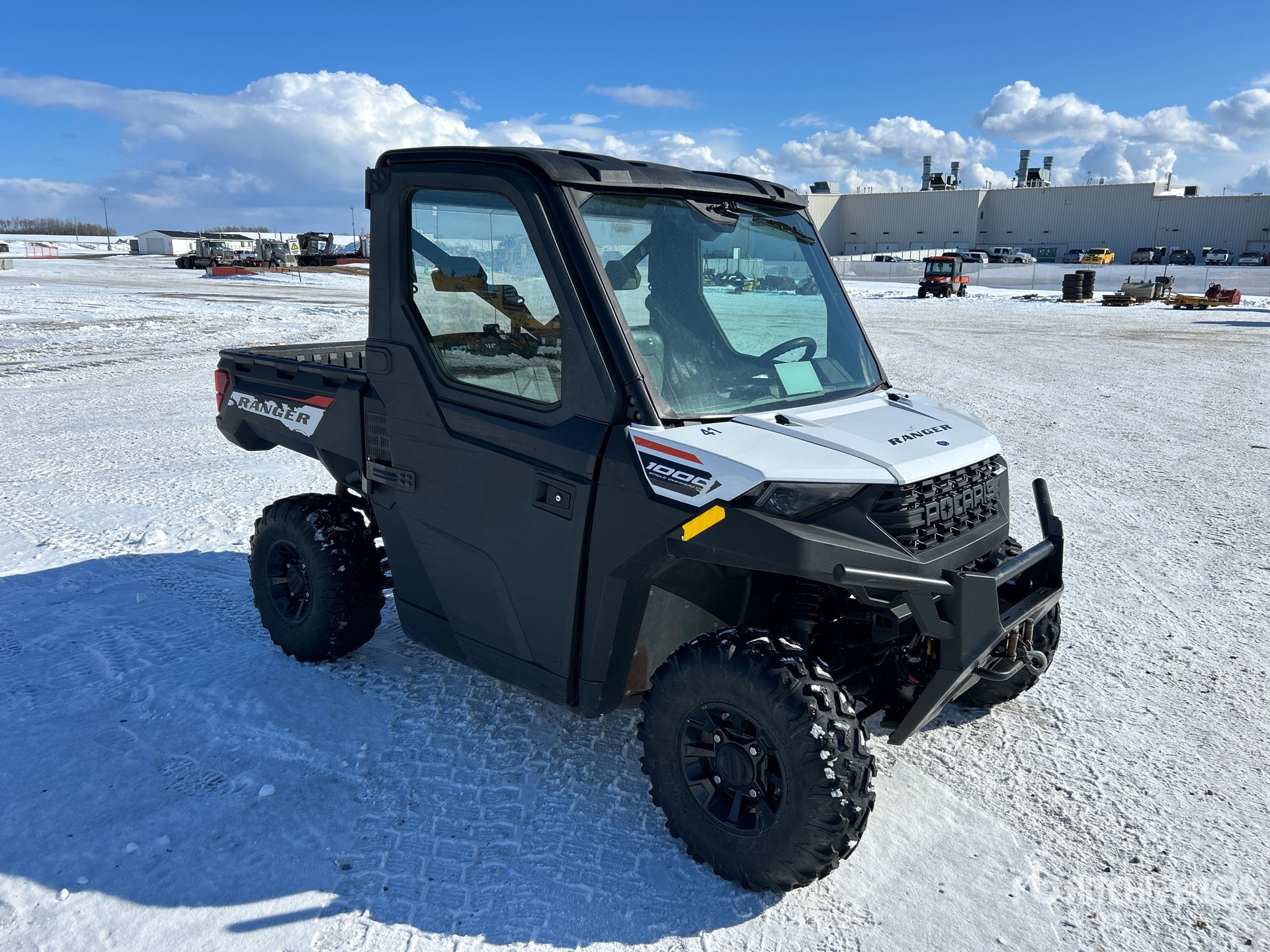 General Appearance with Picture, Right Front Corner