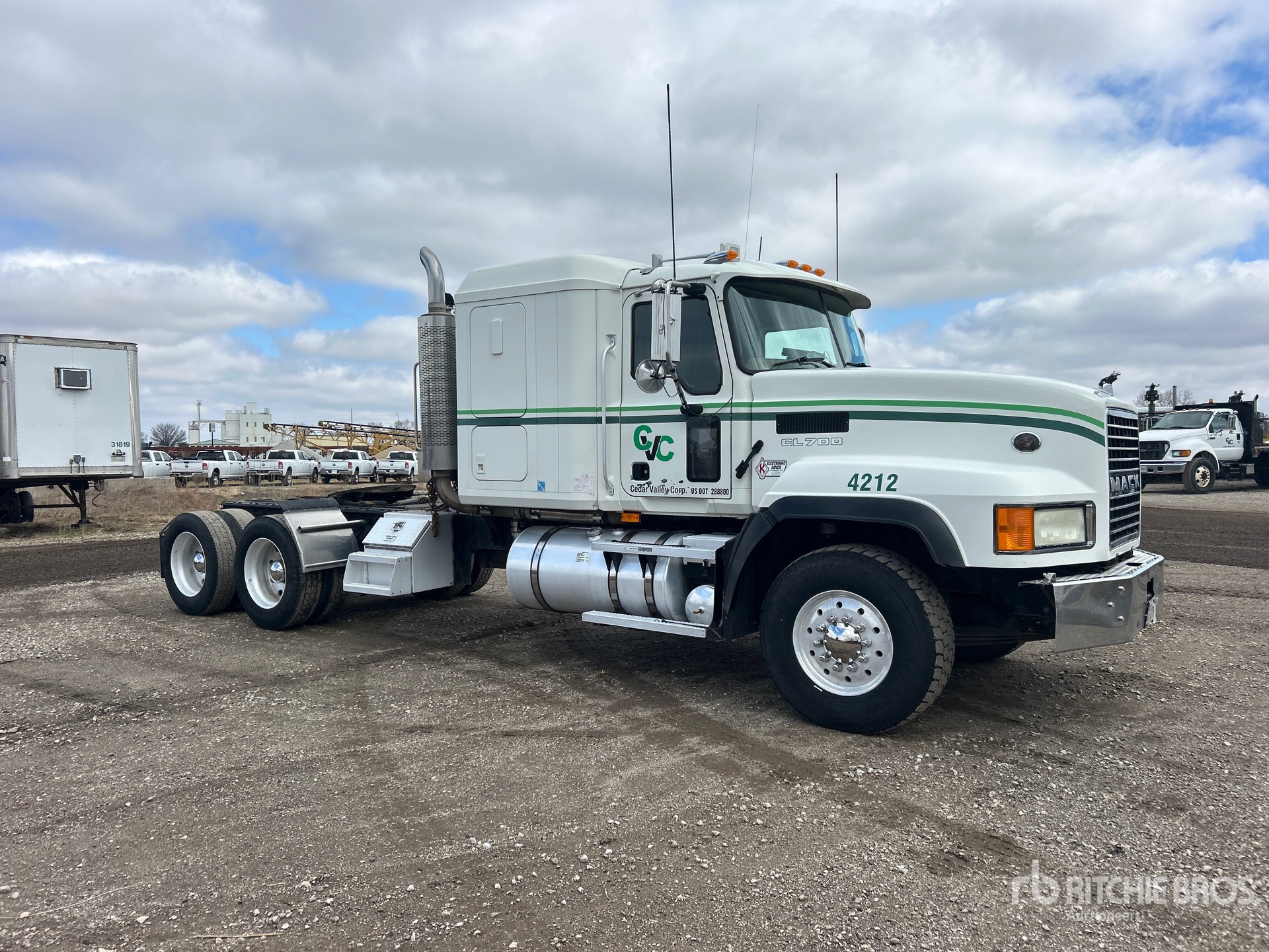 Aspect général with Image, coin avant droit
