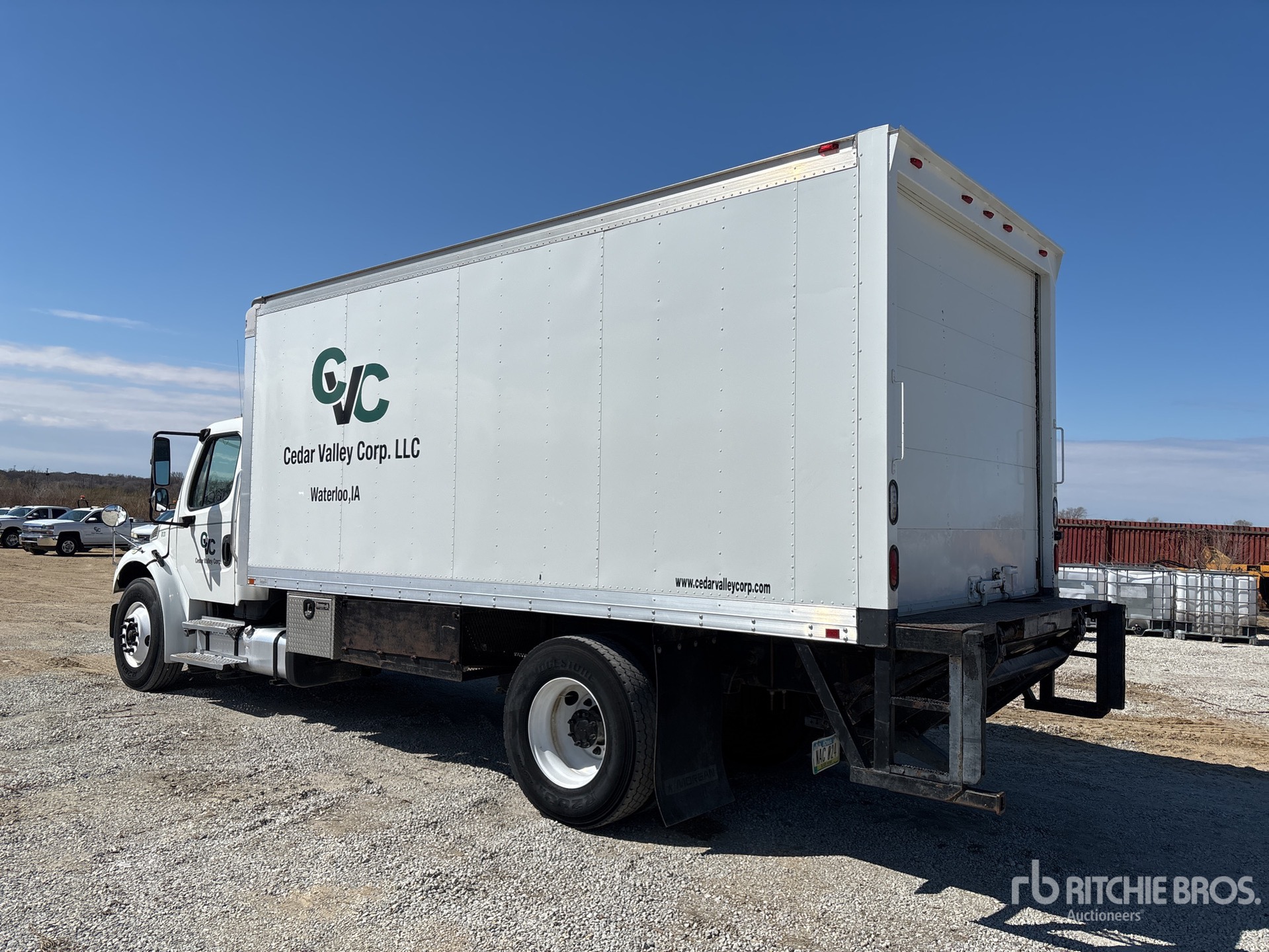 General Appearance with Foto, angolo posteriore sinistro