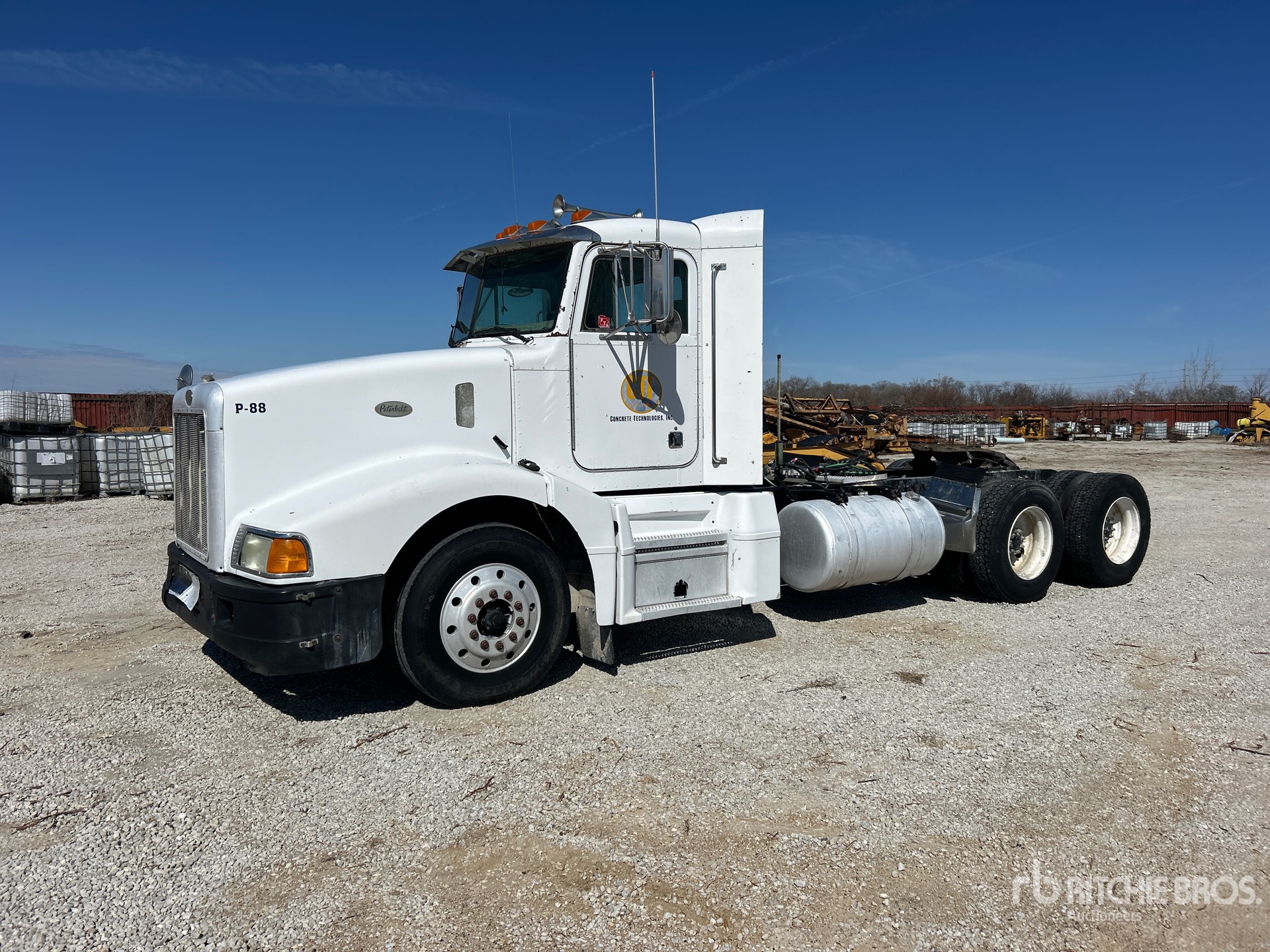 General Appearance with Foto, angolo anteriore sinistro