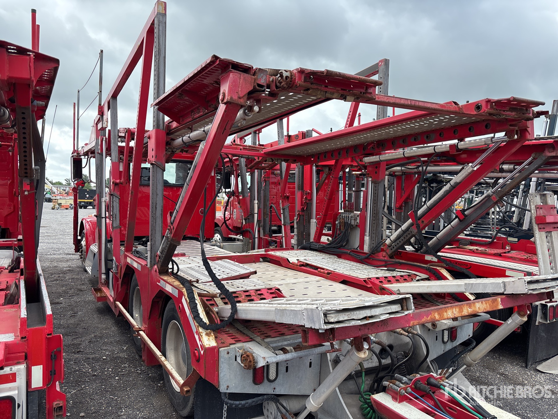 General Appearance with Foto, angolo posteriore sinistro