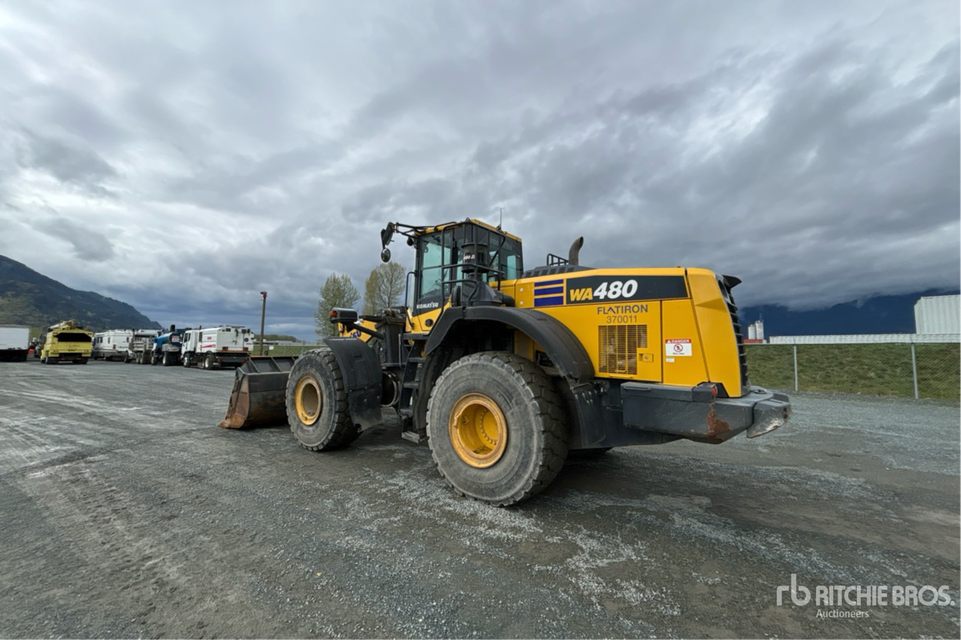 General Appearance with Picture, Left Rear Corner