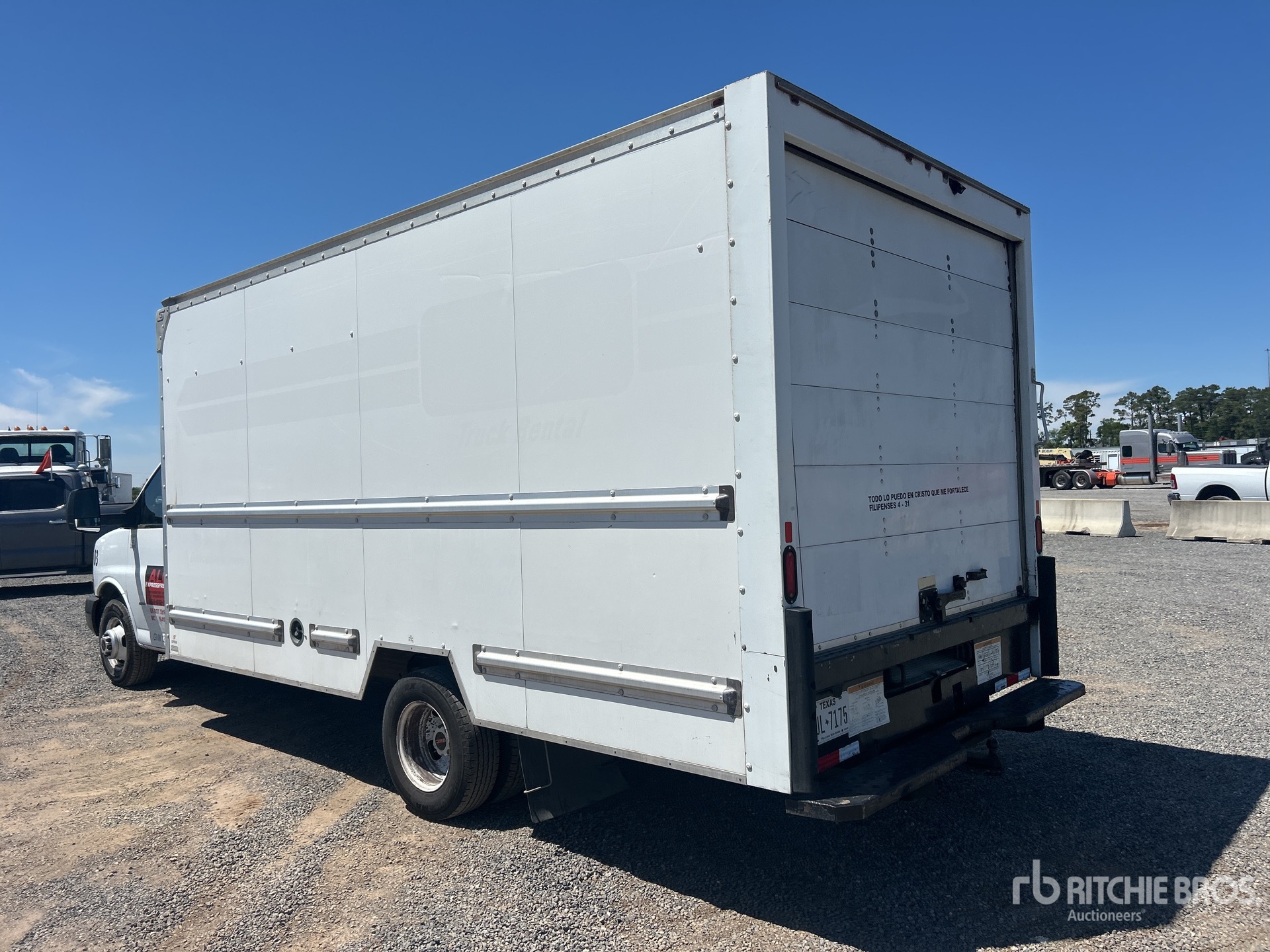 General Appearance with Foto, angolo posteriore sinistro