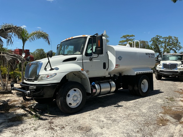 2018 International 4300 2000 gal 4x2 Water Truck