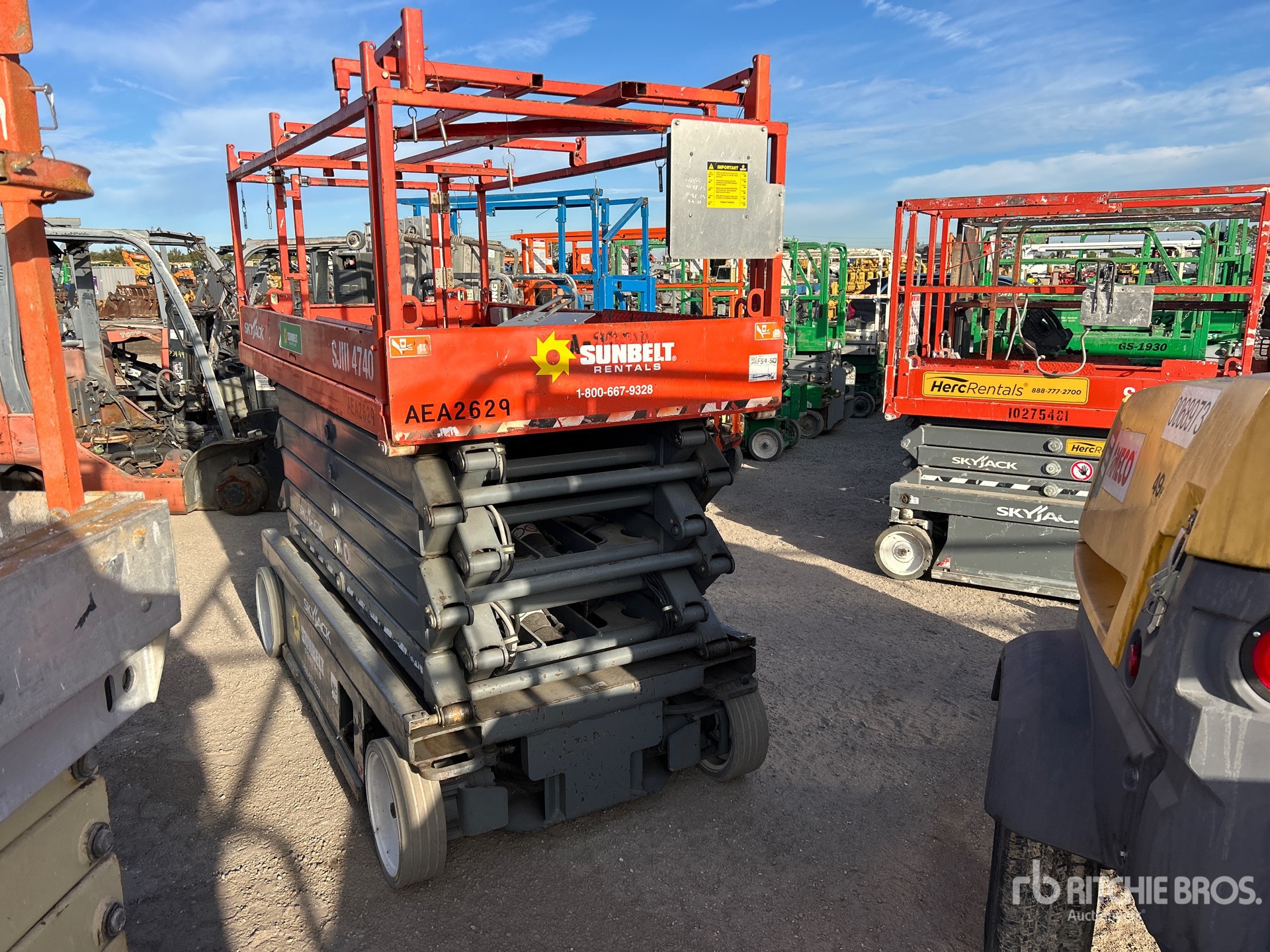 General Appearance with Picture, Right Front Corner