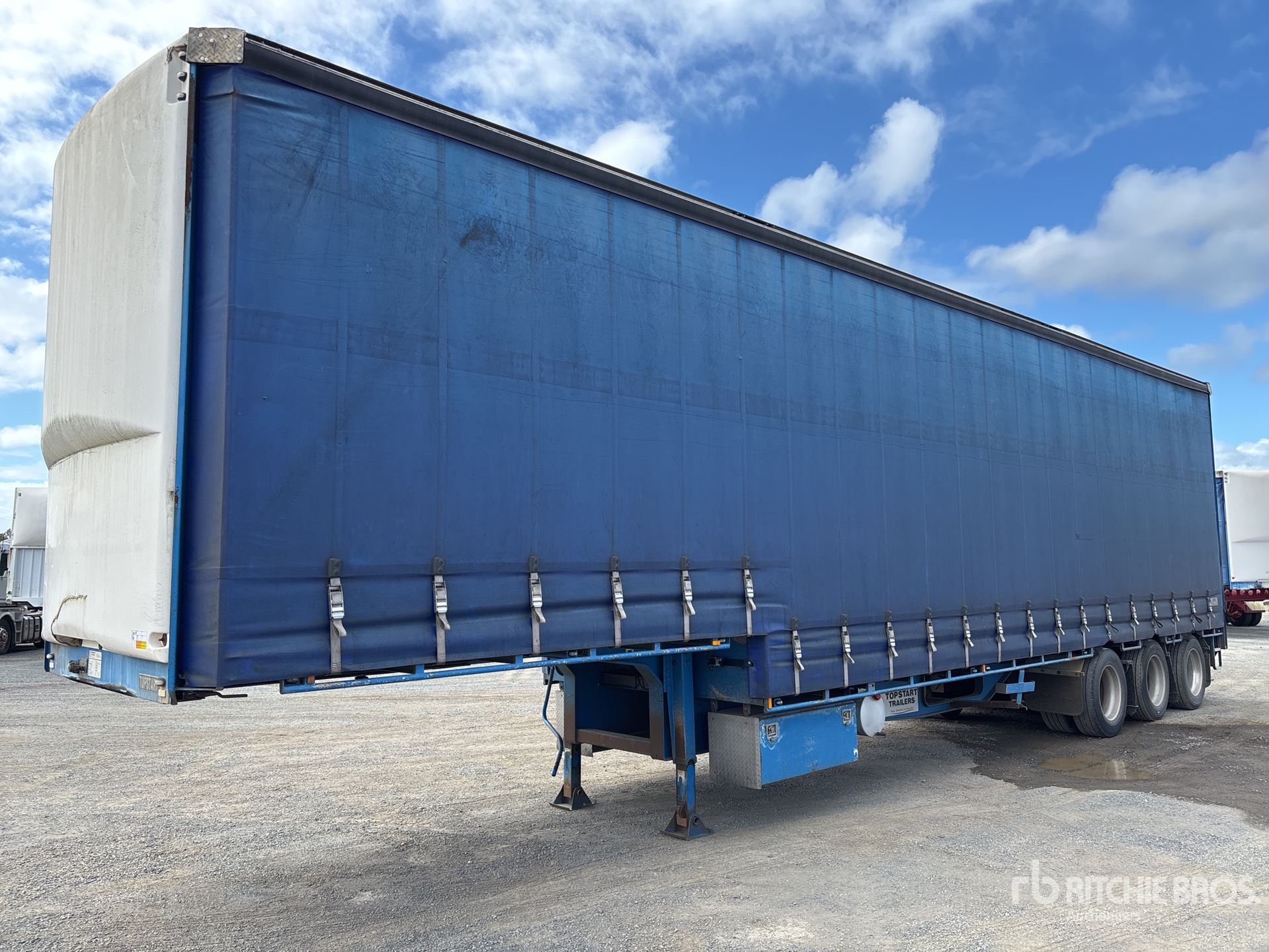 General Appearance with Bild, Ecke vorne rechts