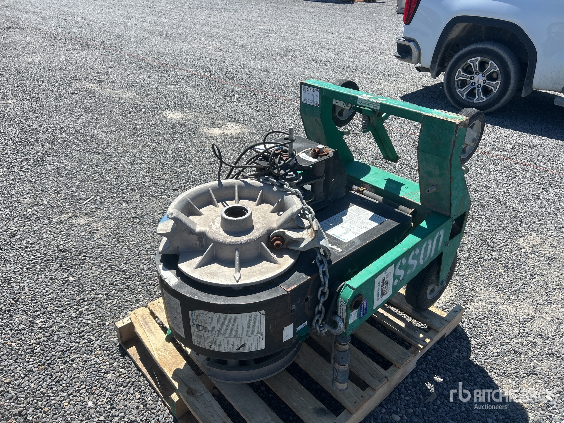 General Appearance with Picture, Right Front Corner