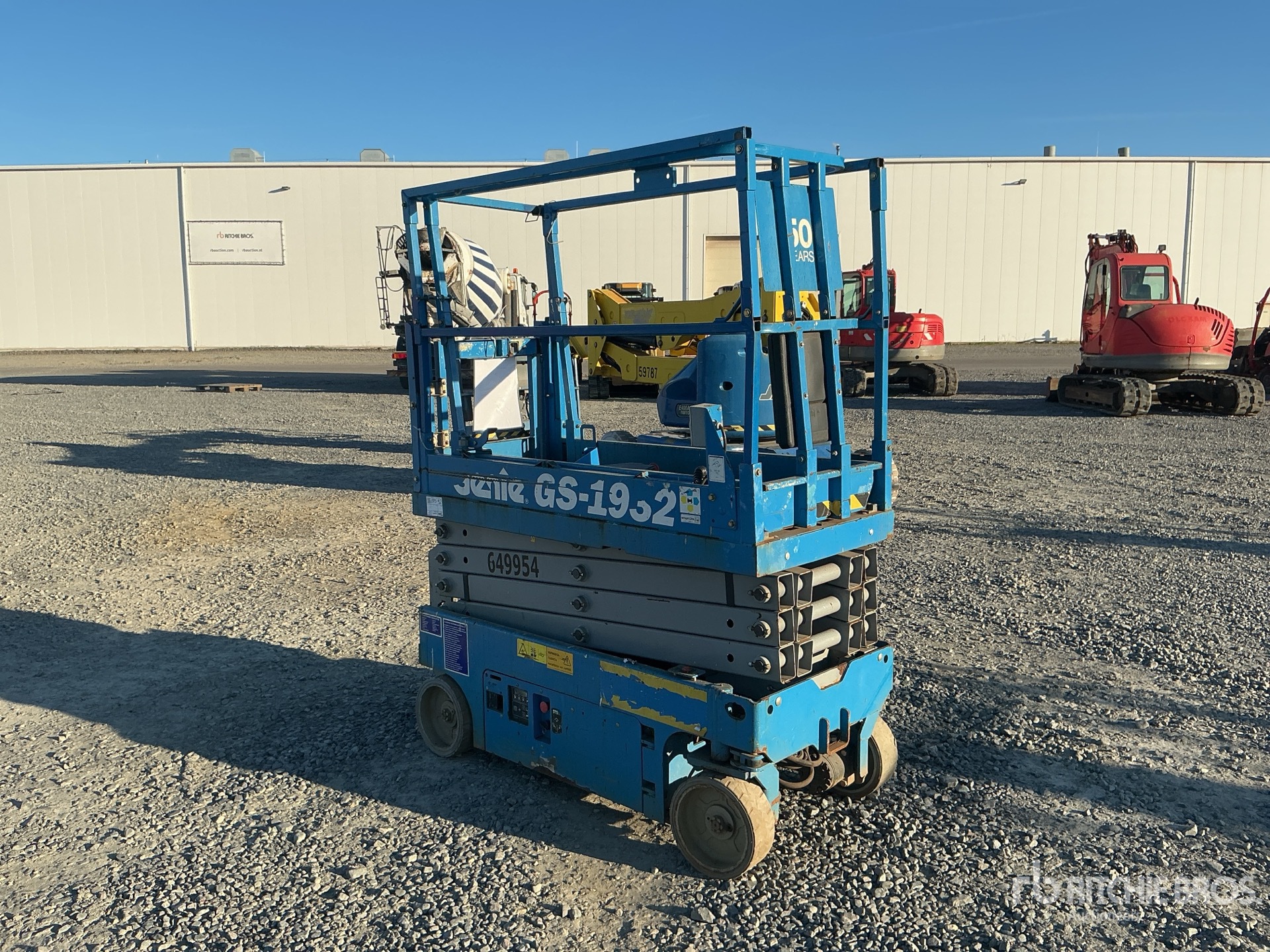 General Appearance with Picture, Right Front Corner