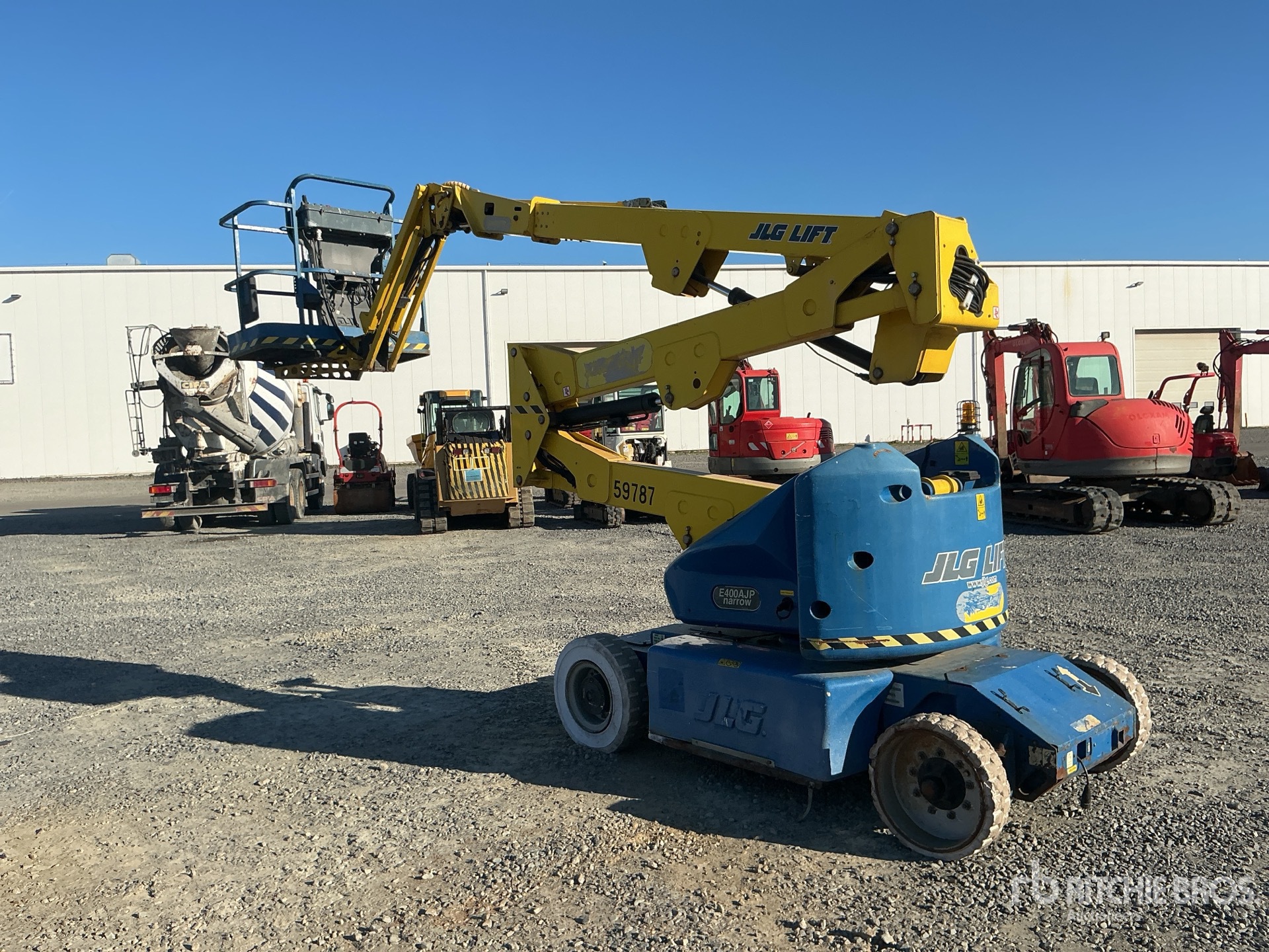 General Appearance with Picture, Right Front Corner