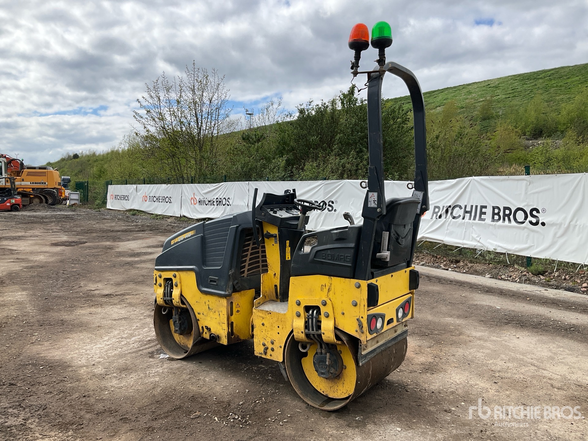 General Appearance with Picture, Left Rear Corner