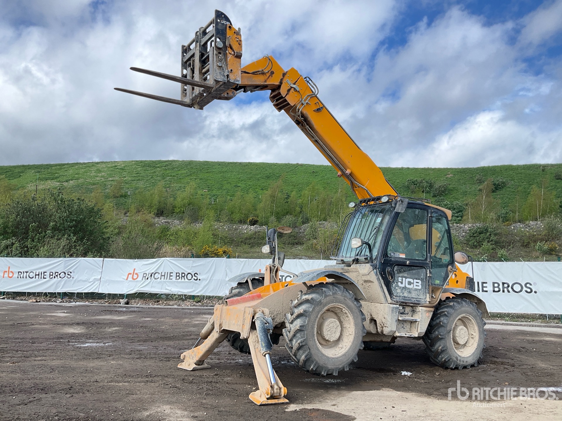 General Appearance with Featured Photo