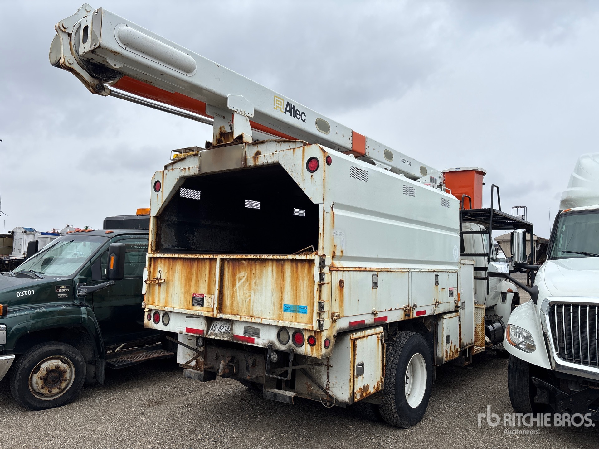 General Appearance with Picture, Right Rear Corner