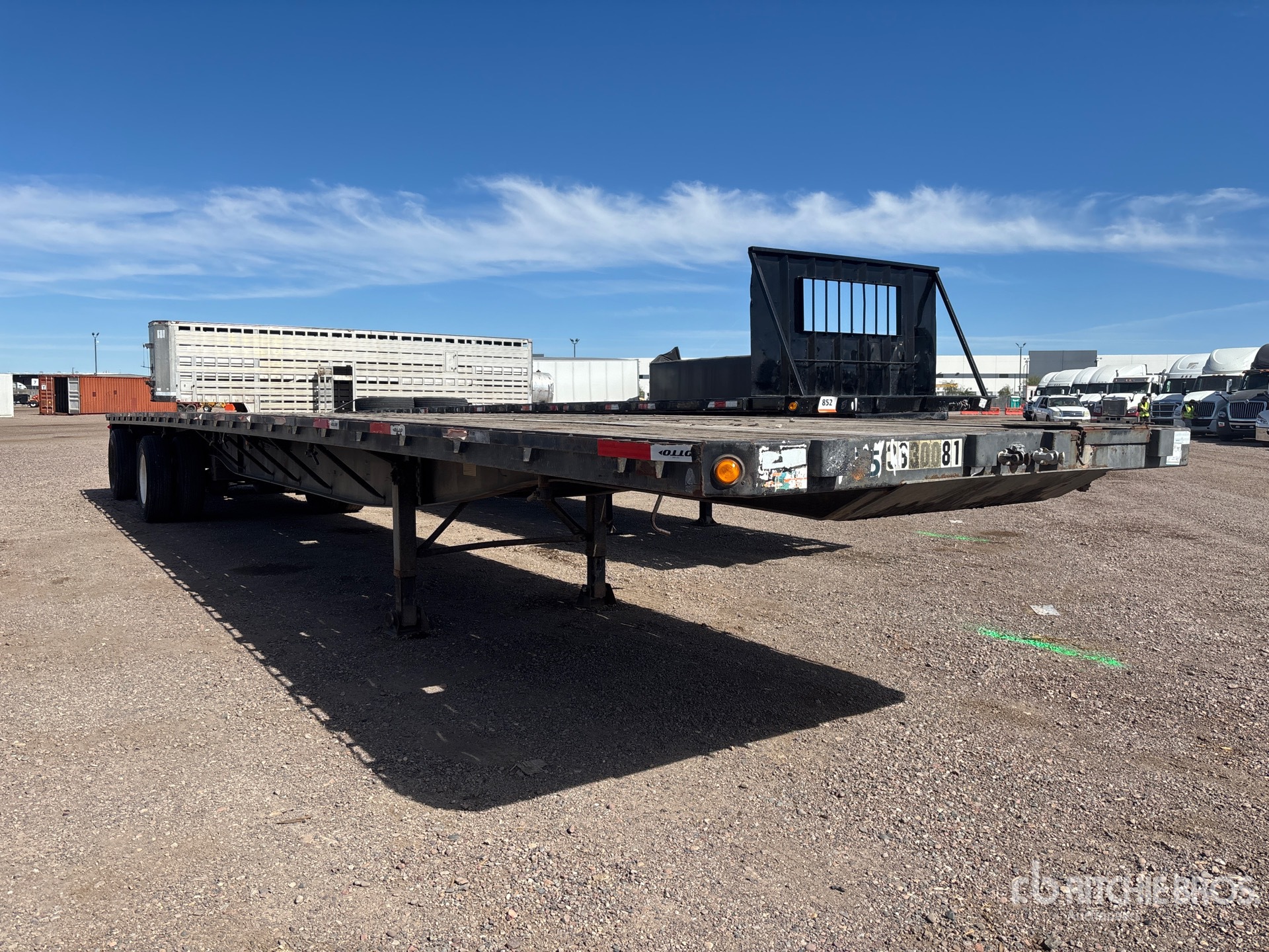 Aspect général with Image, coin avant droit