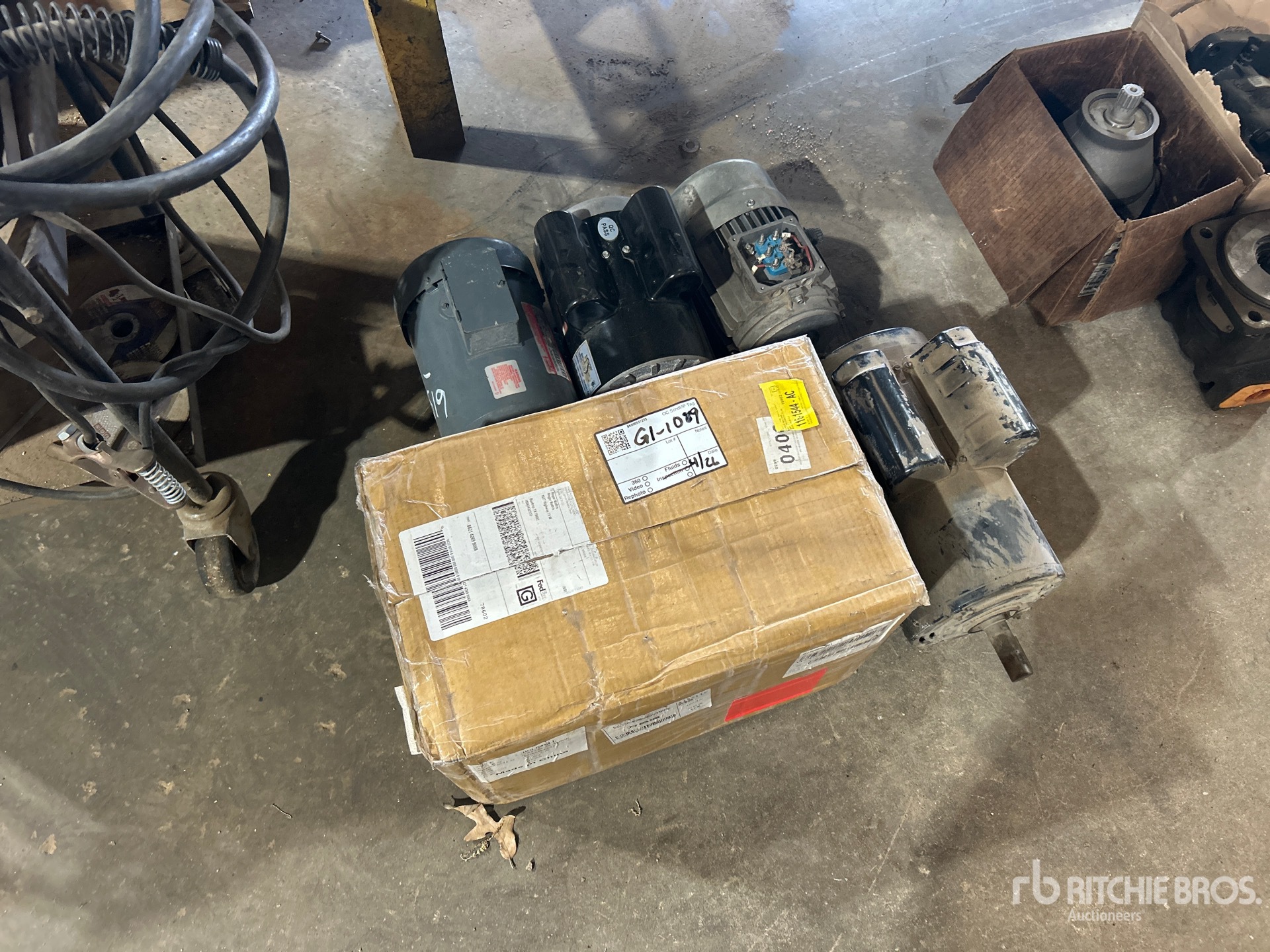 General Appearance with Image, coin avant gauche