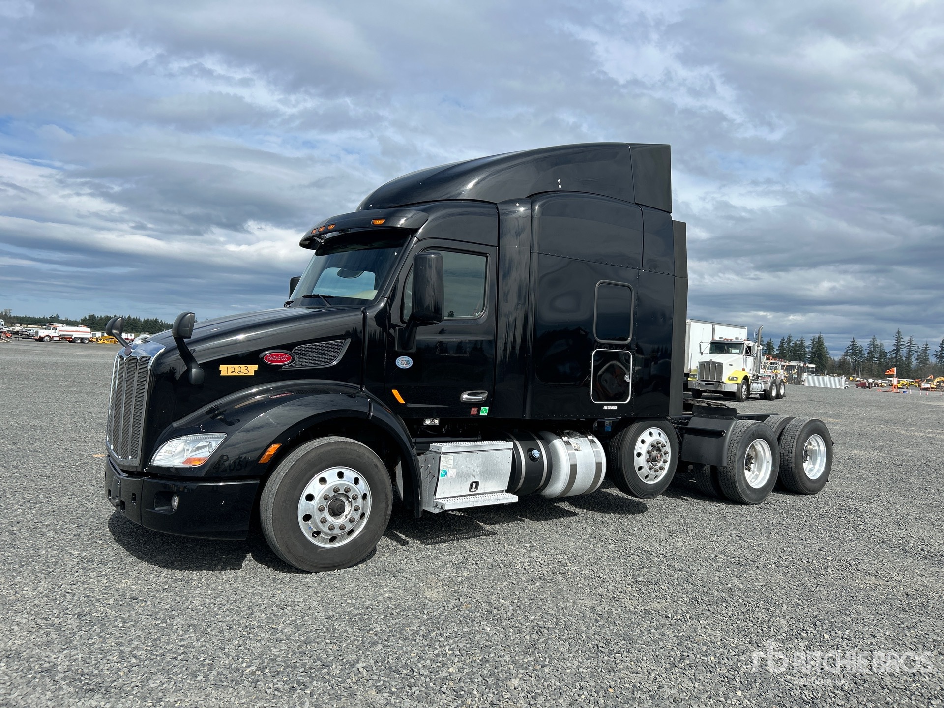 General Appearance with Featured Photo