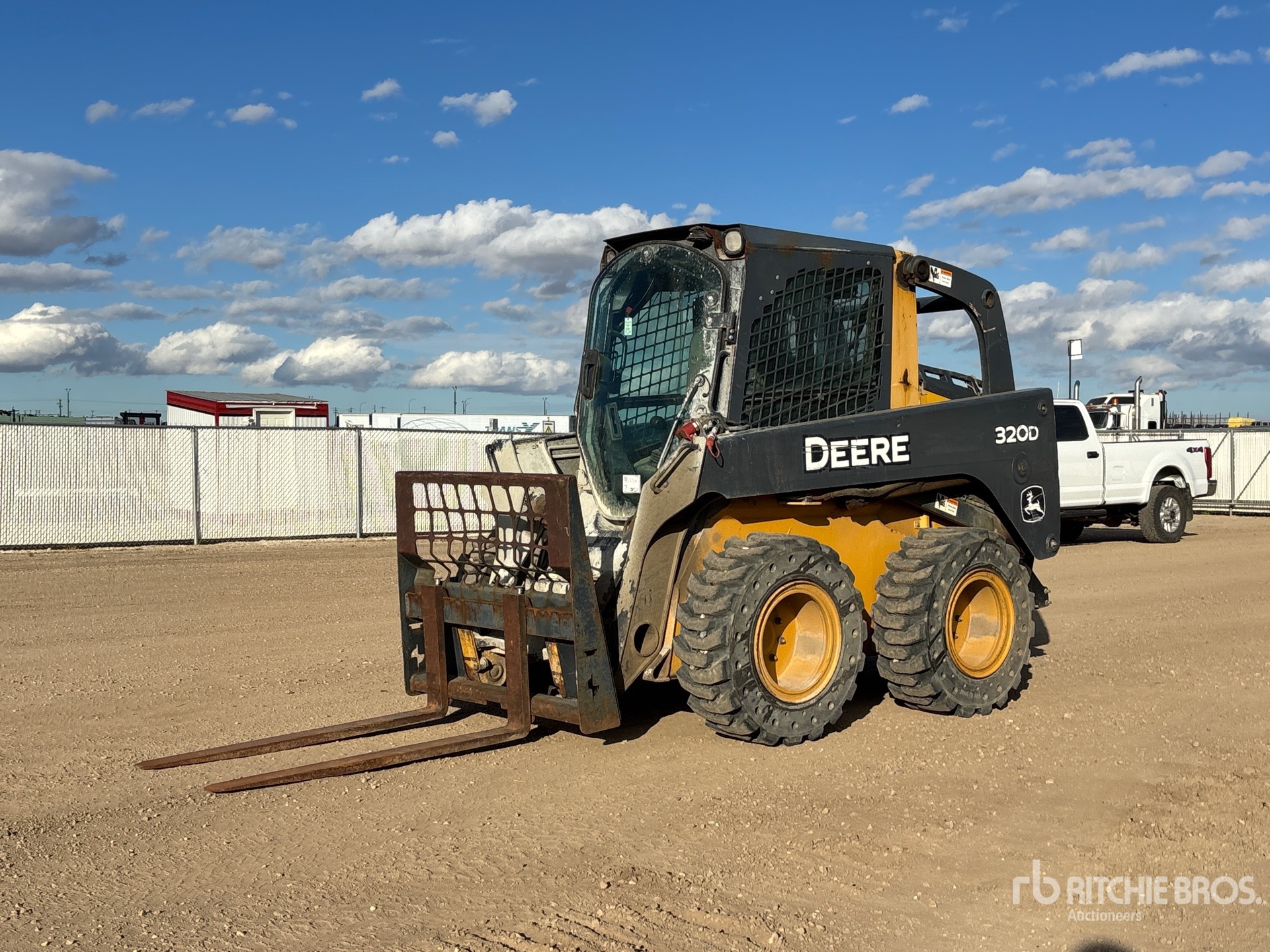 2011 John Deere 320D