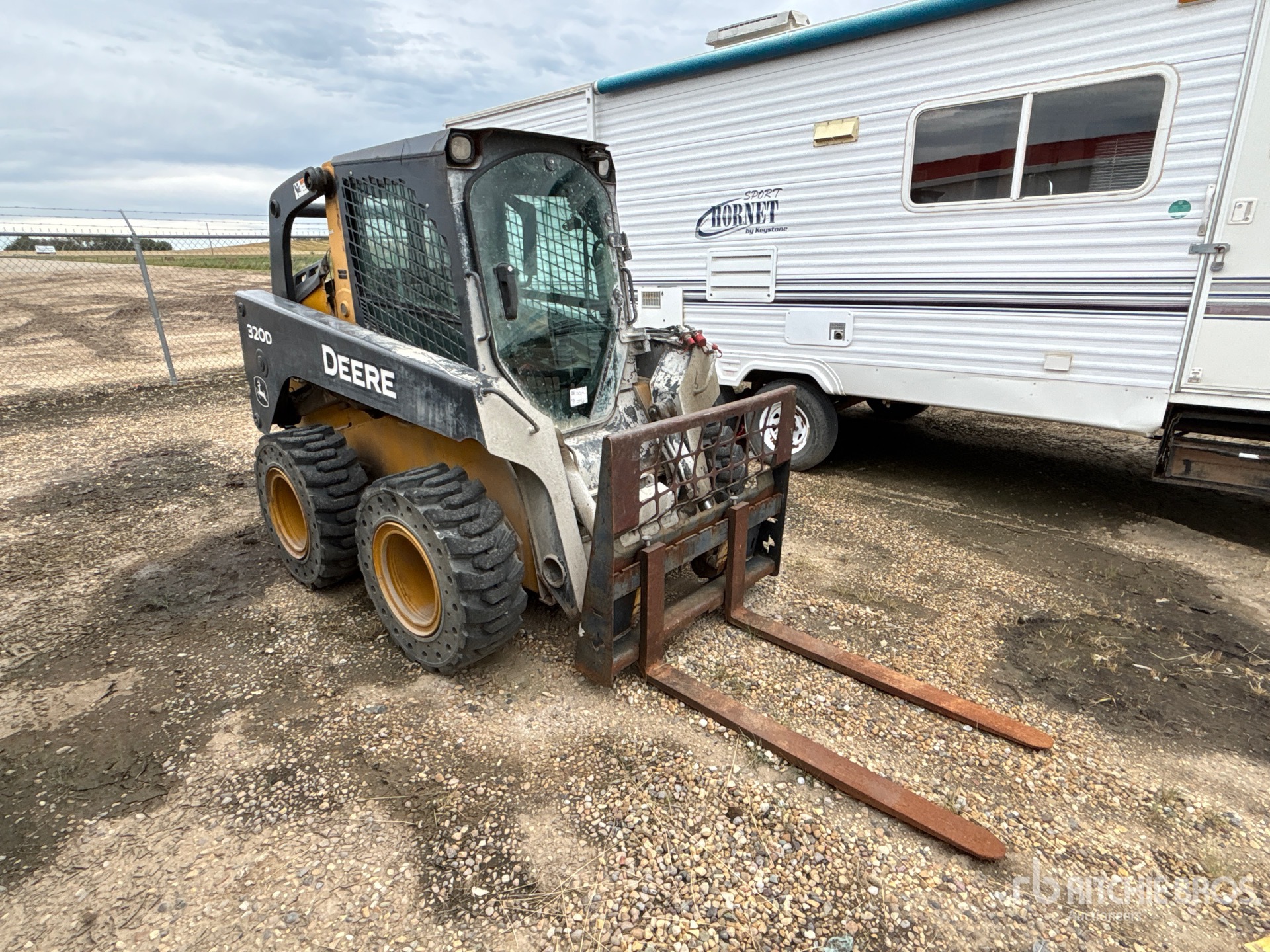 2011 John Deere 320D