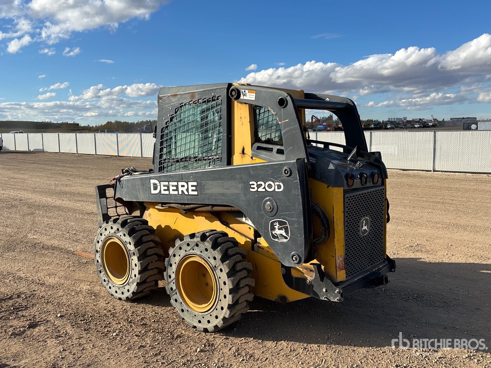 2011 John Deere 320D