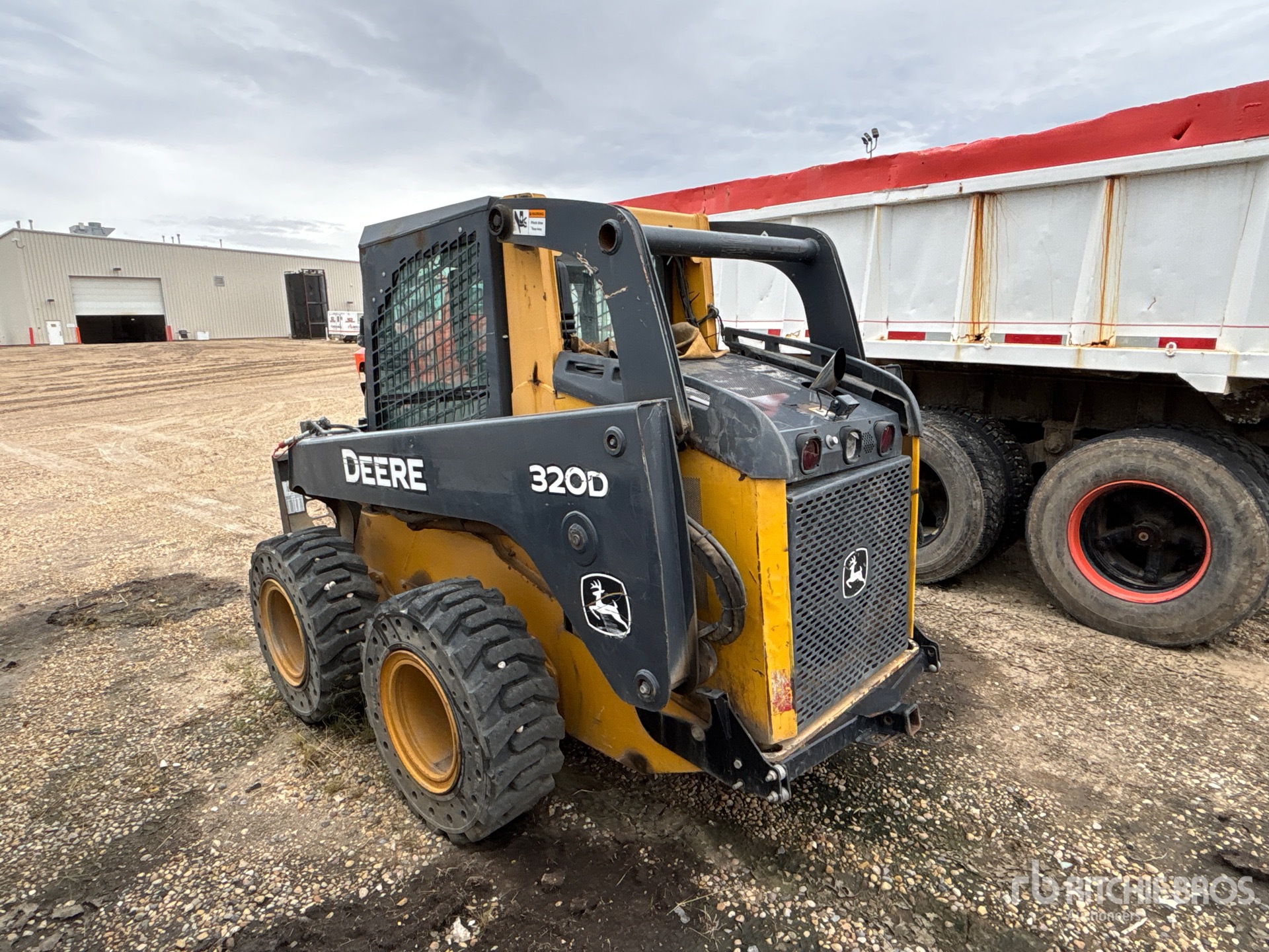 2011 John Deere 320D